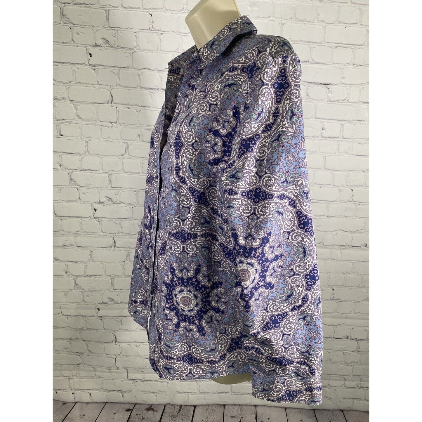 Chicos Purple White Blue Paisley Long Sleeve Collared Button Up Blouse Womens M