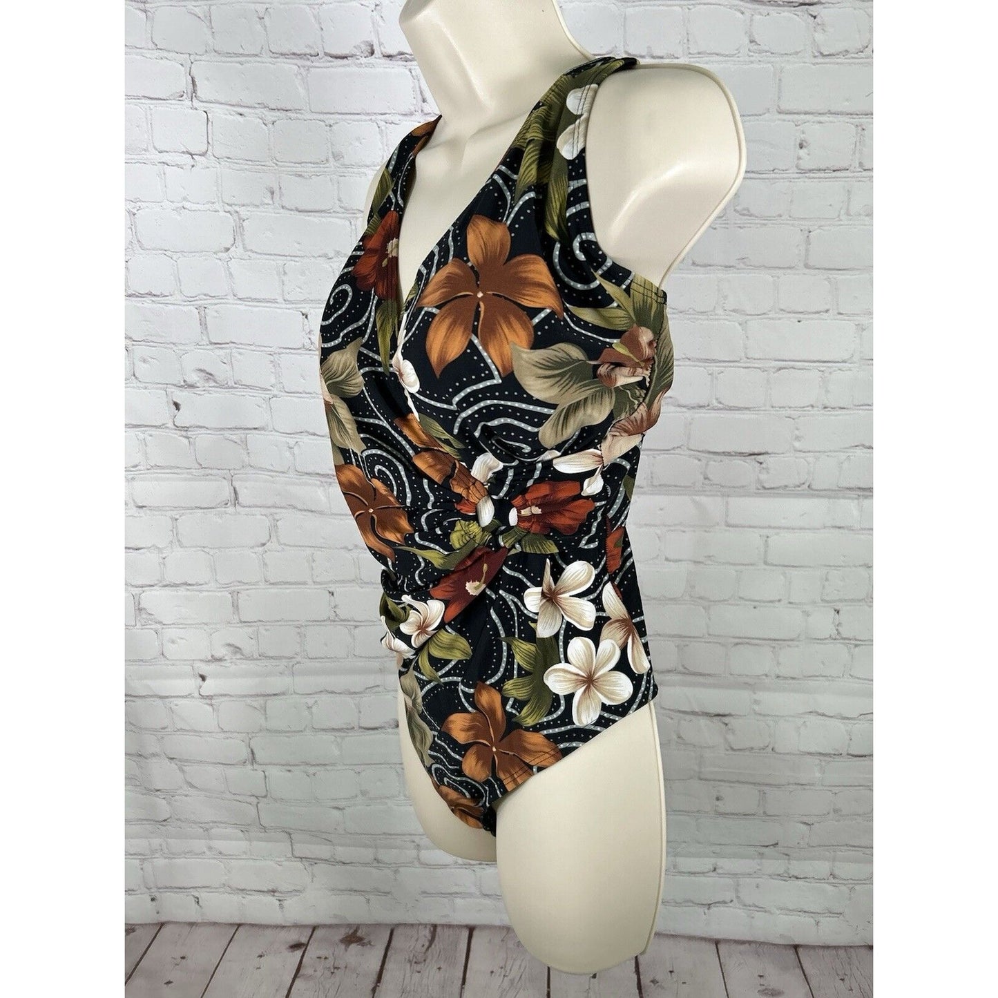 Ocean Dream Collection Floral Built In Padding One Piece Swimsuit 18
