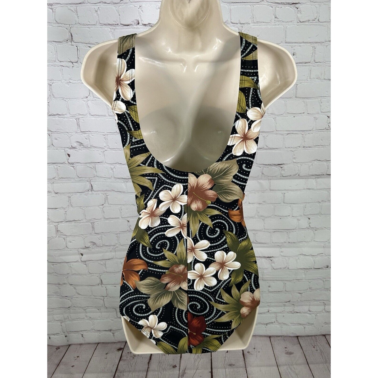 Ocean Dream Collection Floral Built In Padding One Piece Swimsuit 18