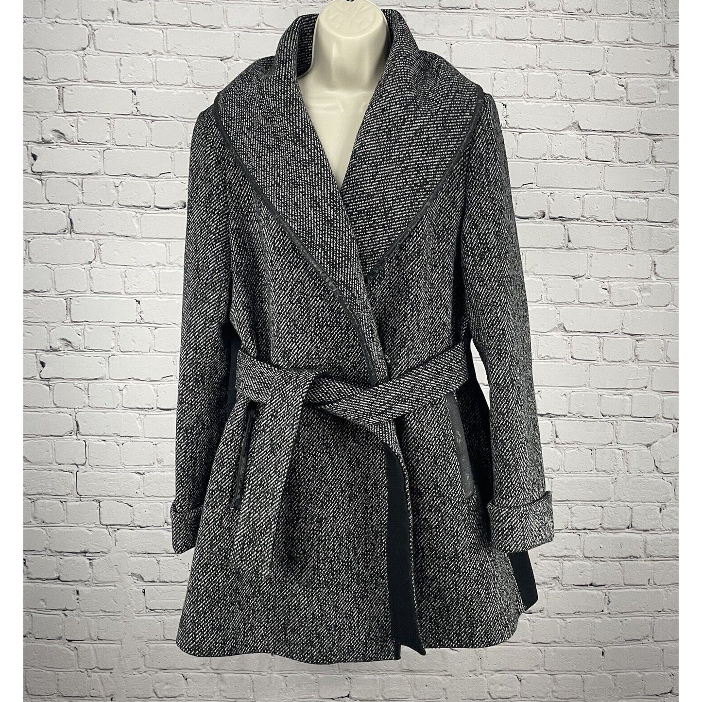 Trina Turk Black Wool Blend Weave Belted Snap Button Wrap Coat Size XL