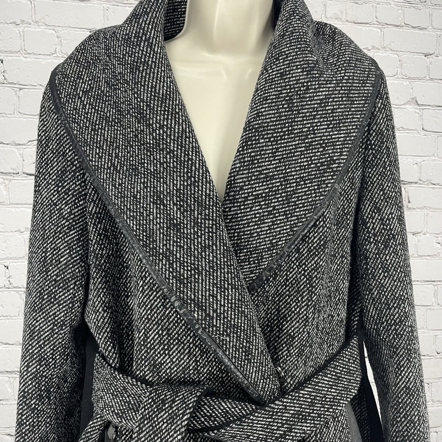 Trina Turk Black Wool Blend Weave Belted Snap Button Wrap Coat Size XL
