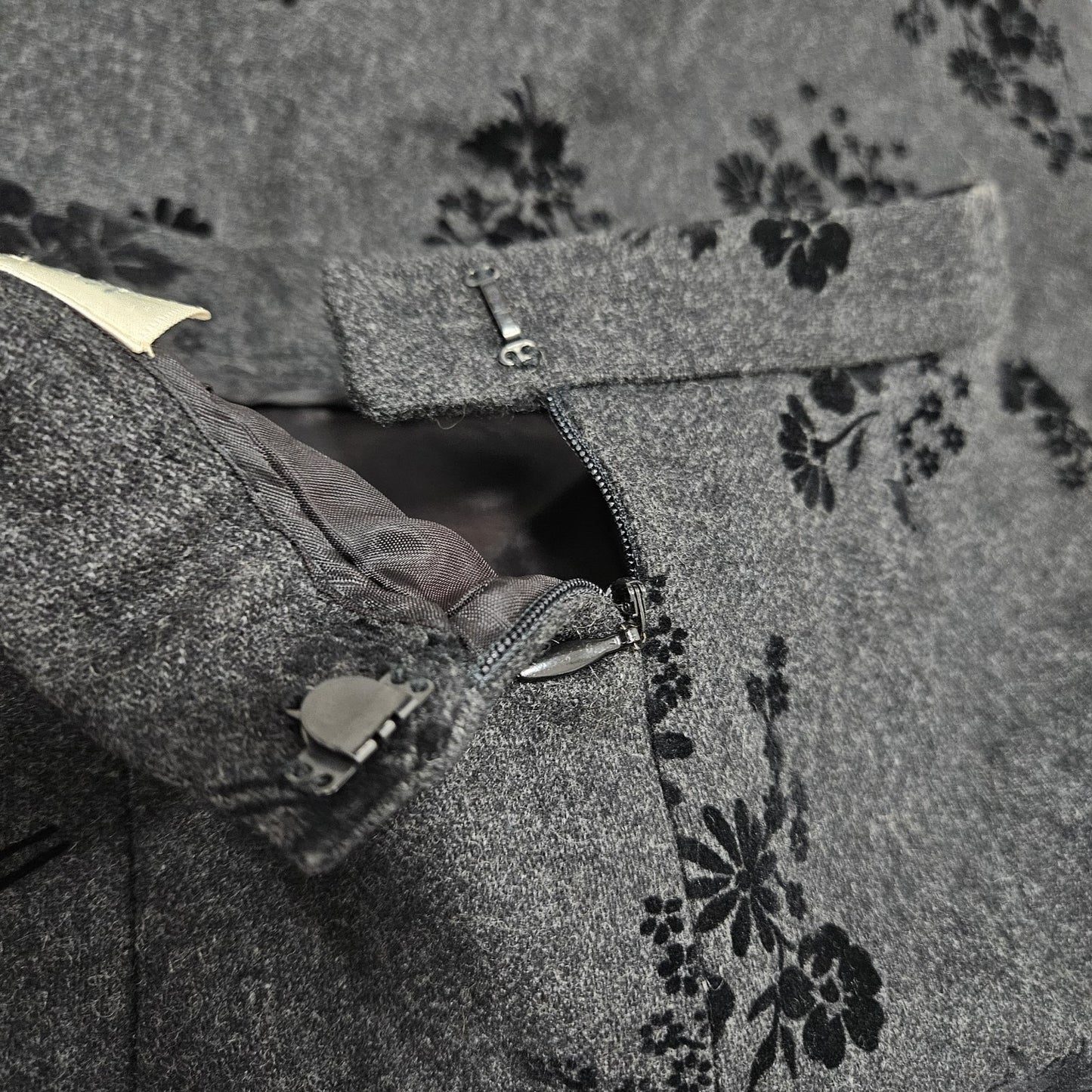 NWT VTG Neiman Marcus Grey Wool Blend Velvet Floral Straight Pencil Skirt USA 4