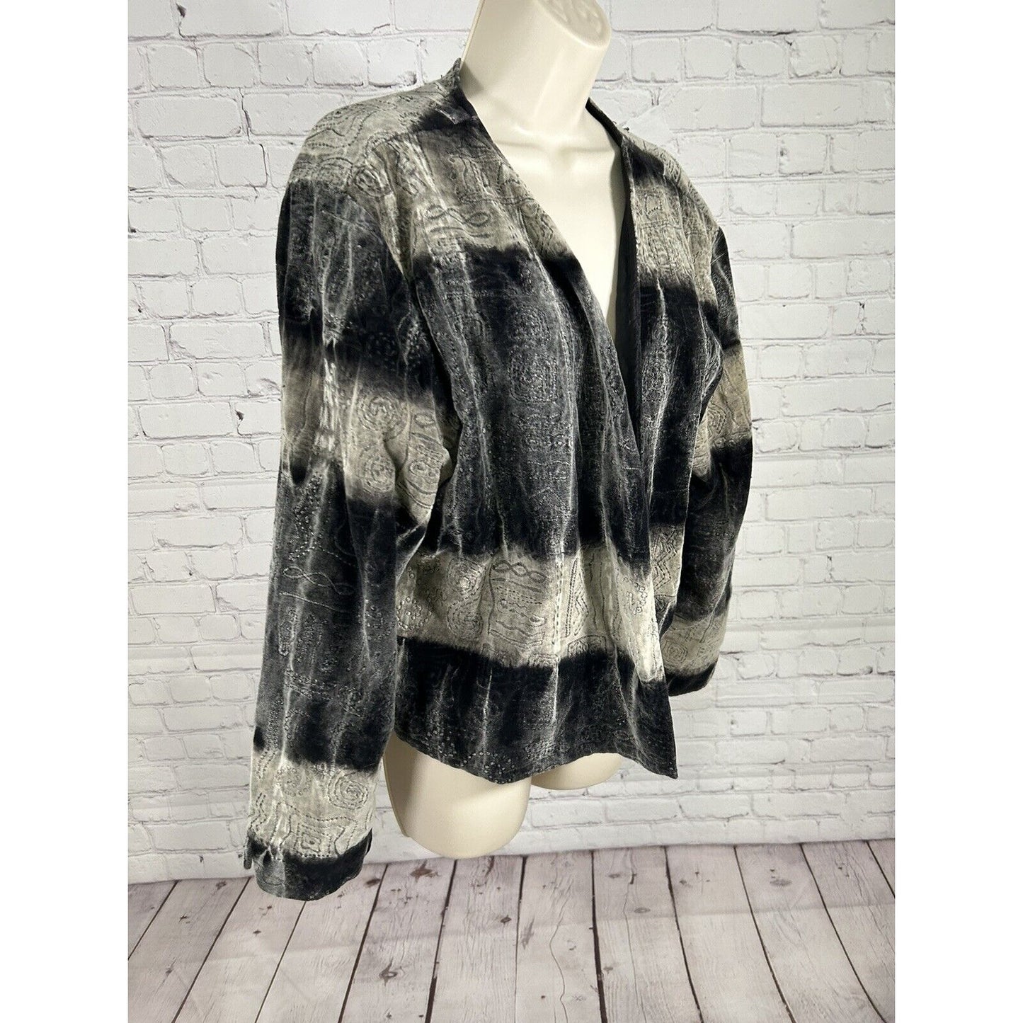 Chicos Black Gray Aztec Embroidered Open Front Velvet Lightweight Jacket L