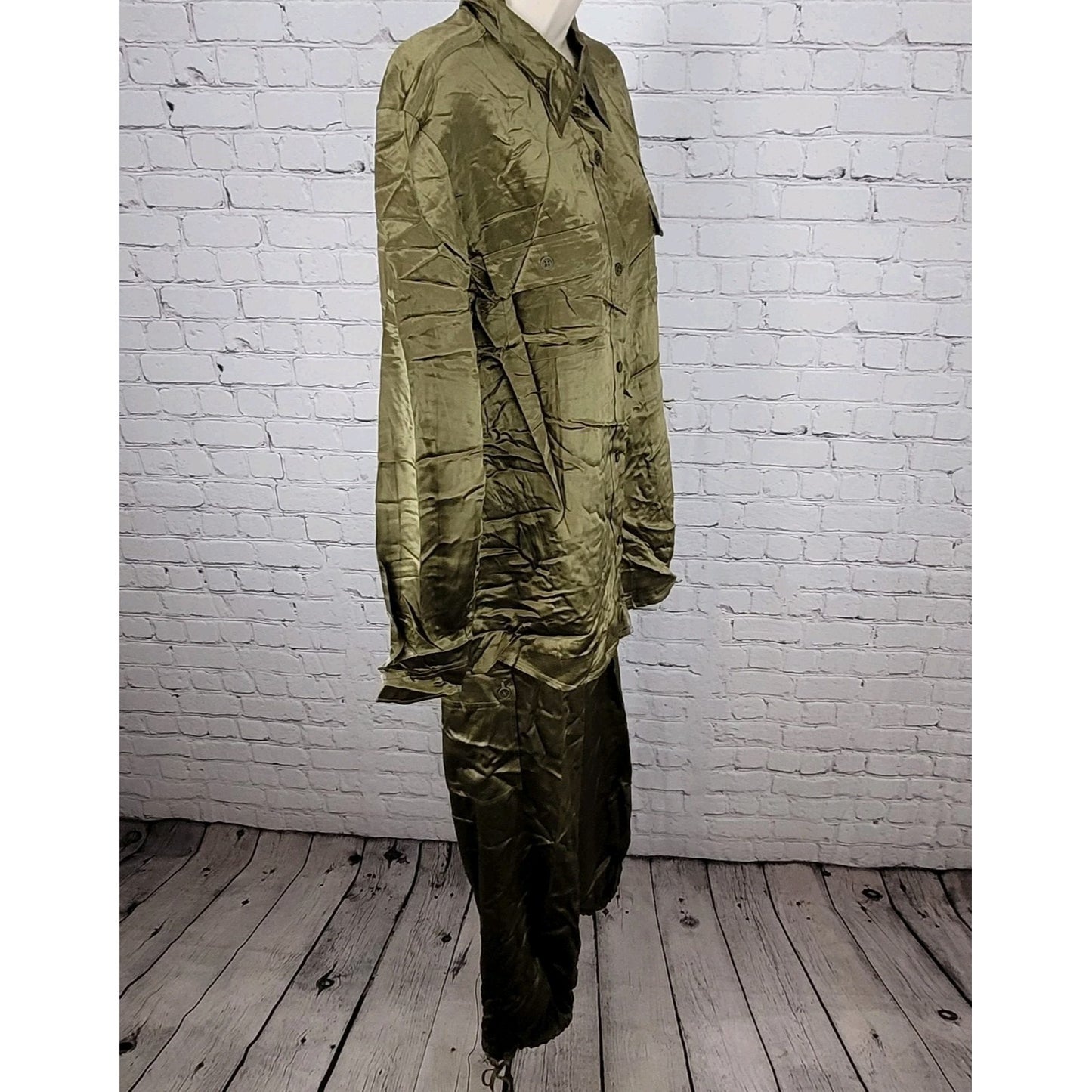 Josephine Chaus Green 100% Silk 2 Piece Outfit Shirt Size 12 Pants 14 (33x29)