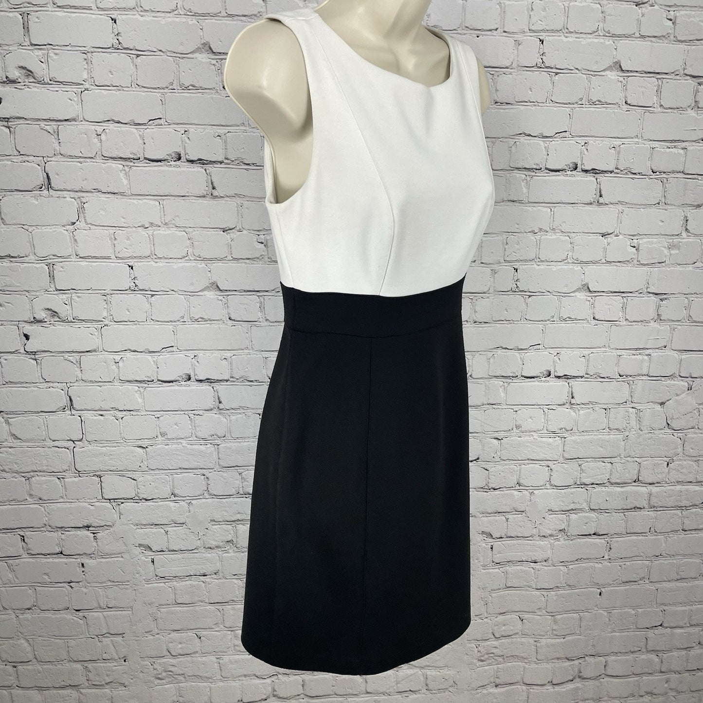 Laundry By Design Black White Sleeveless Zip Lined Stretch Sheath Dress Size 2