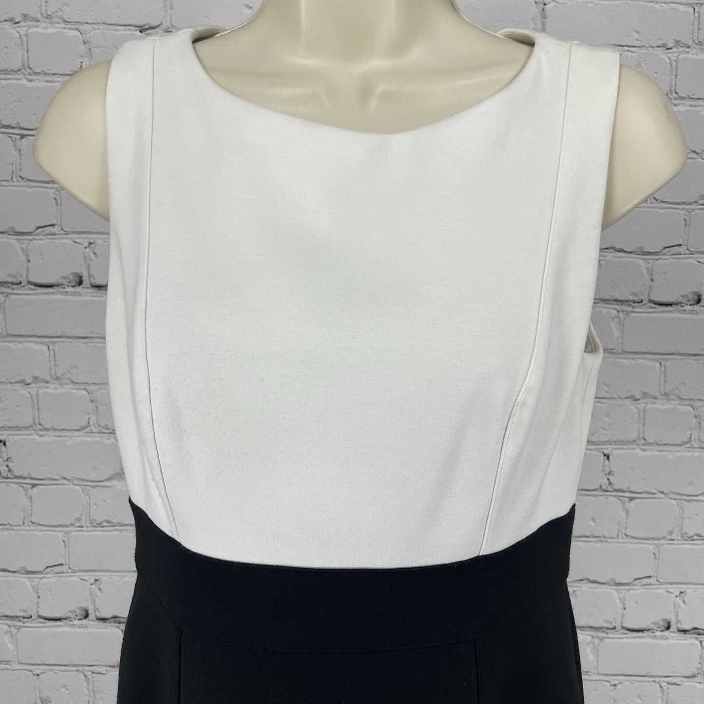Laundry By Design Black White Sleeveless Zip Lined Stretch Sheath Dress Size 2