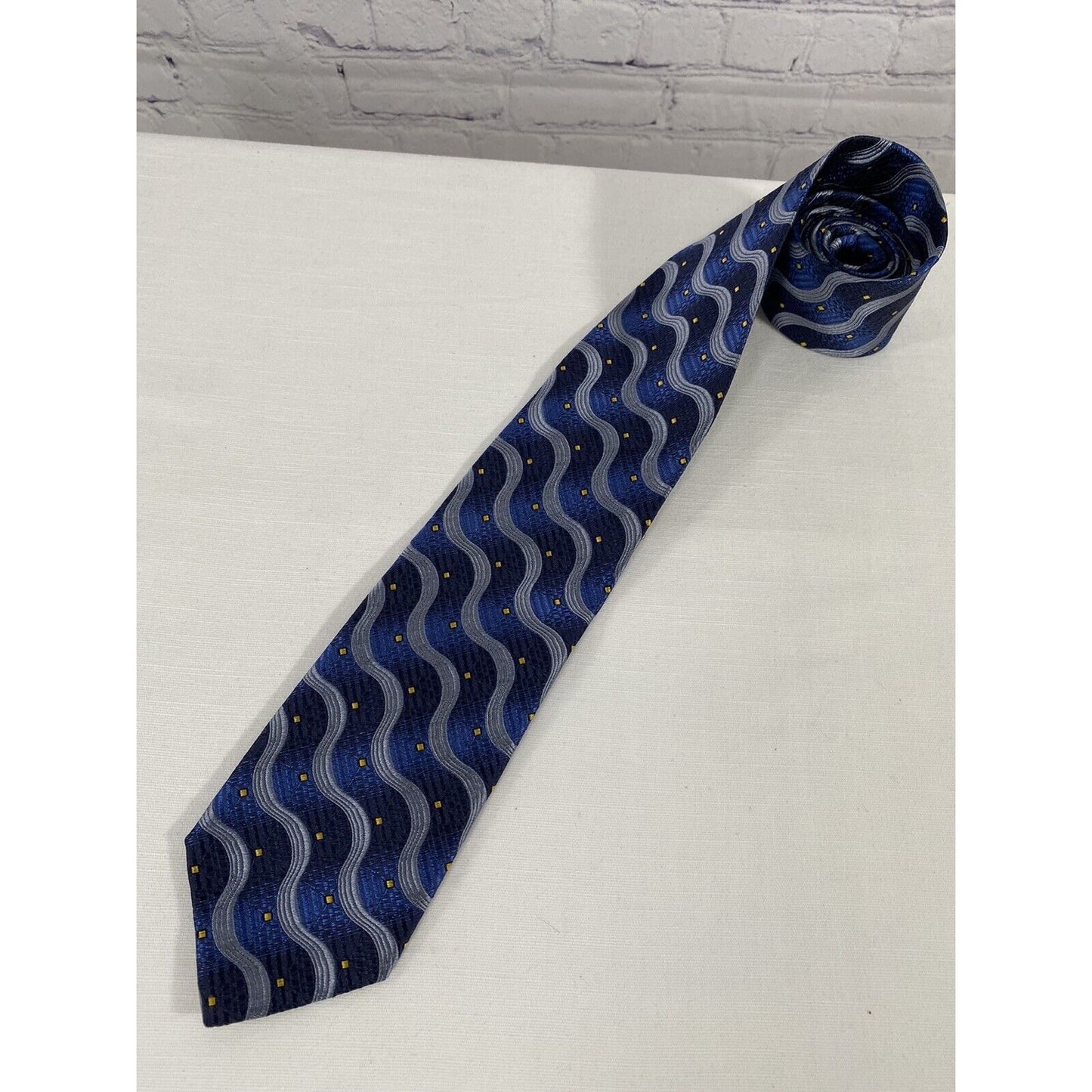 Joseph A Bank 100% Silk Blue Silver Yellow Waves Italy Neck Tie (58” x 3”)