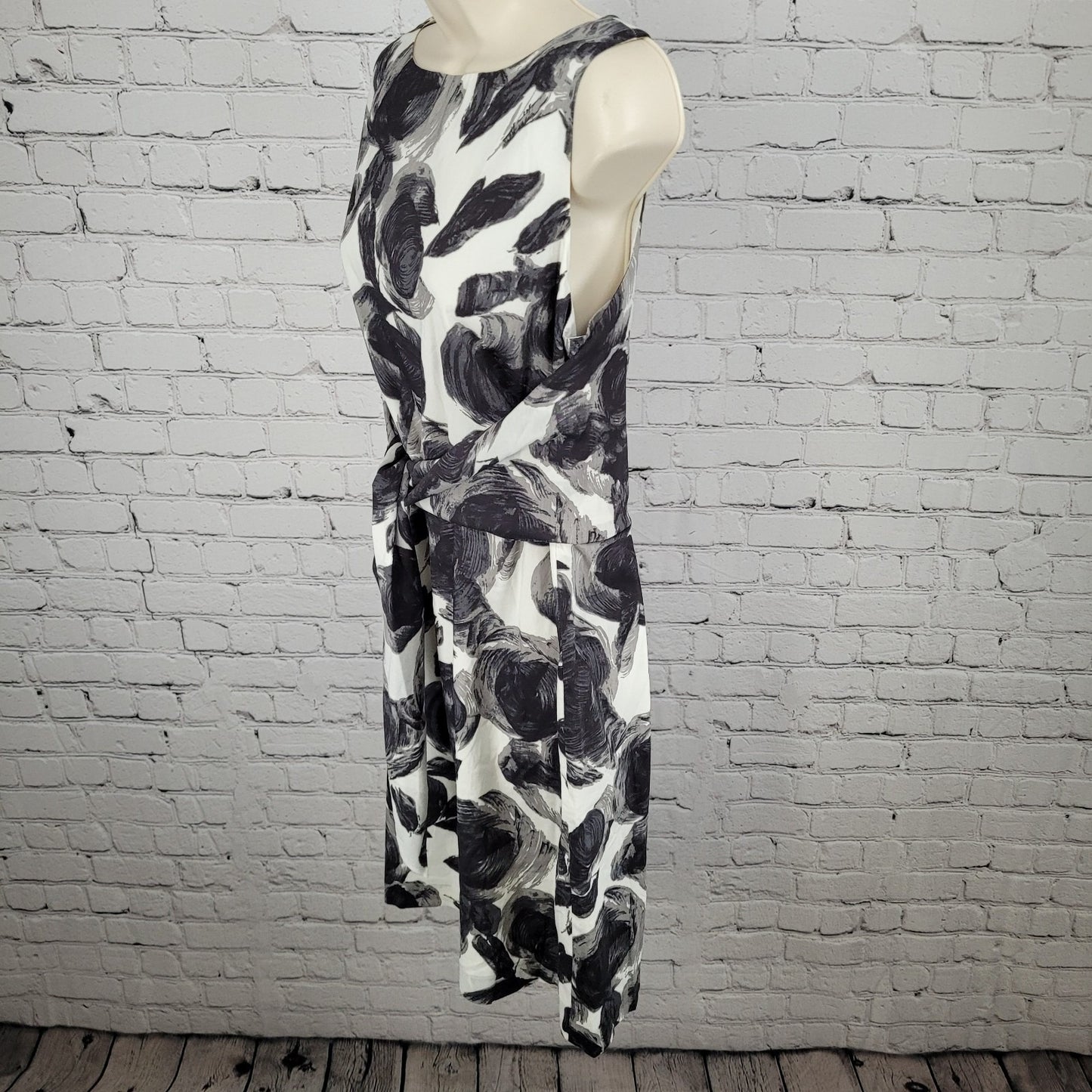 Ann Taylor Black & White Belted Sleeveless Lined Stretch Shift Dress Size 12