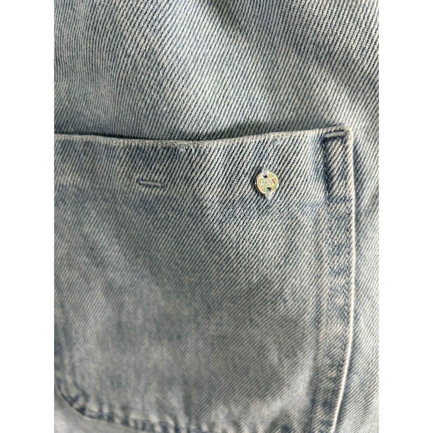 Zara Lightwash Denim Blue Elastic Waist High Waisted Shorts Womens Size 2 (24x5)