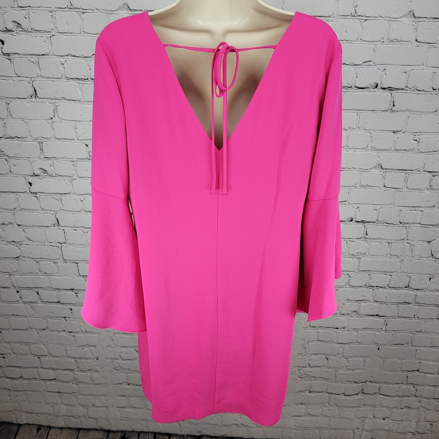NWT Trina Turk Hot Pink Long Bell Sleeve Tie Back Lined Shift Dress Size Large L