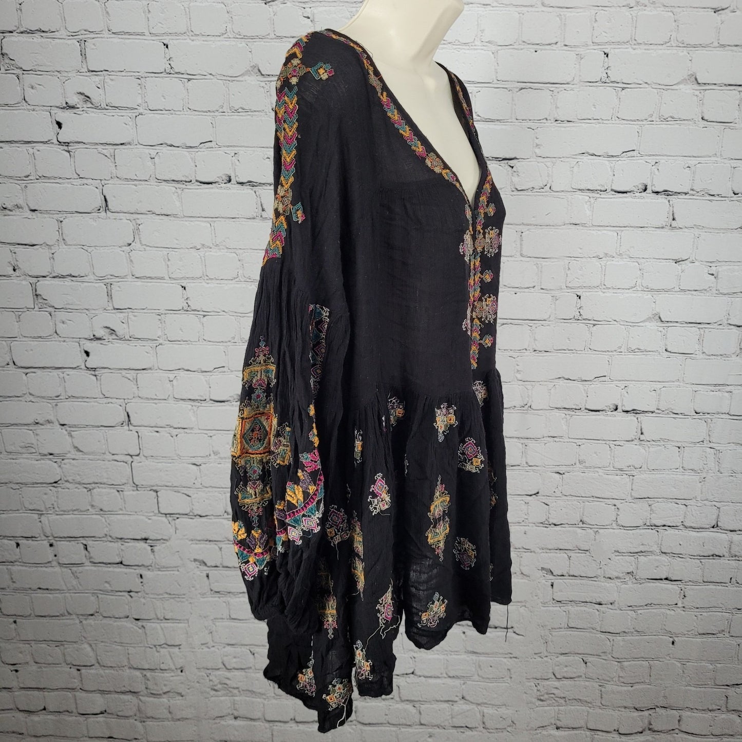 Free People Black Embroidered Long Balloon Sleeve Boho Tunic Top Blouse XS