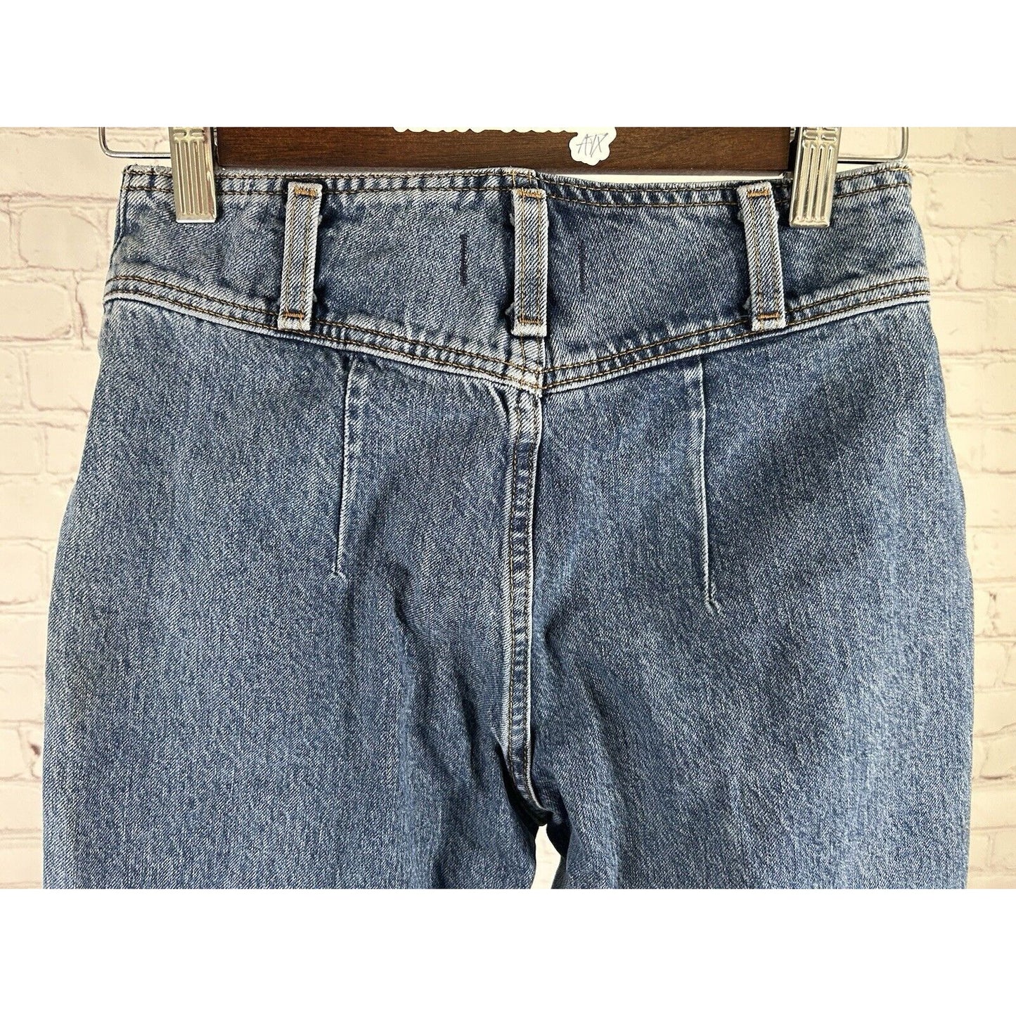 Abercrombie & Fitch Medium Wash High Rise Women’s A&F Mom Jeans 24 (24 x 28.5)