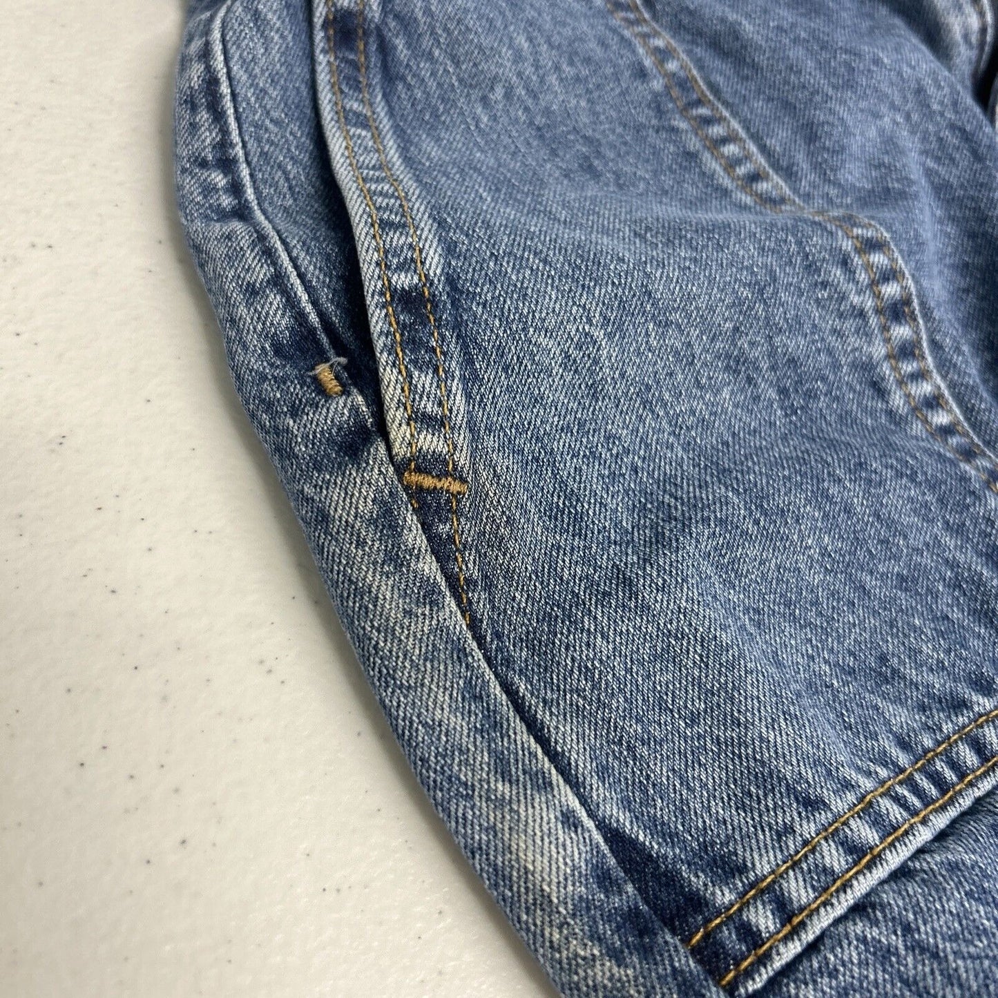 Abercrombie & Fitch Medium Wash High Rise Women’s A&F Mom Jeans 24 (24 x 28.5)