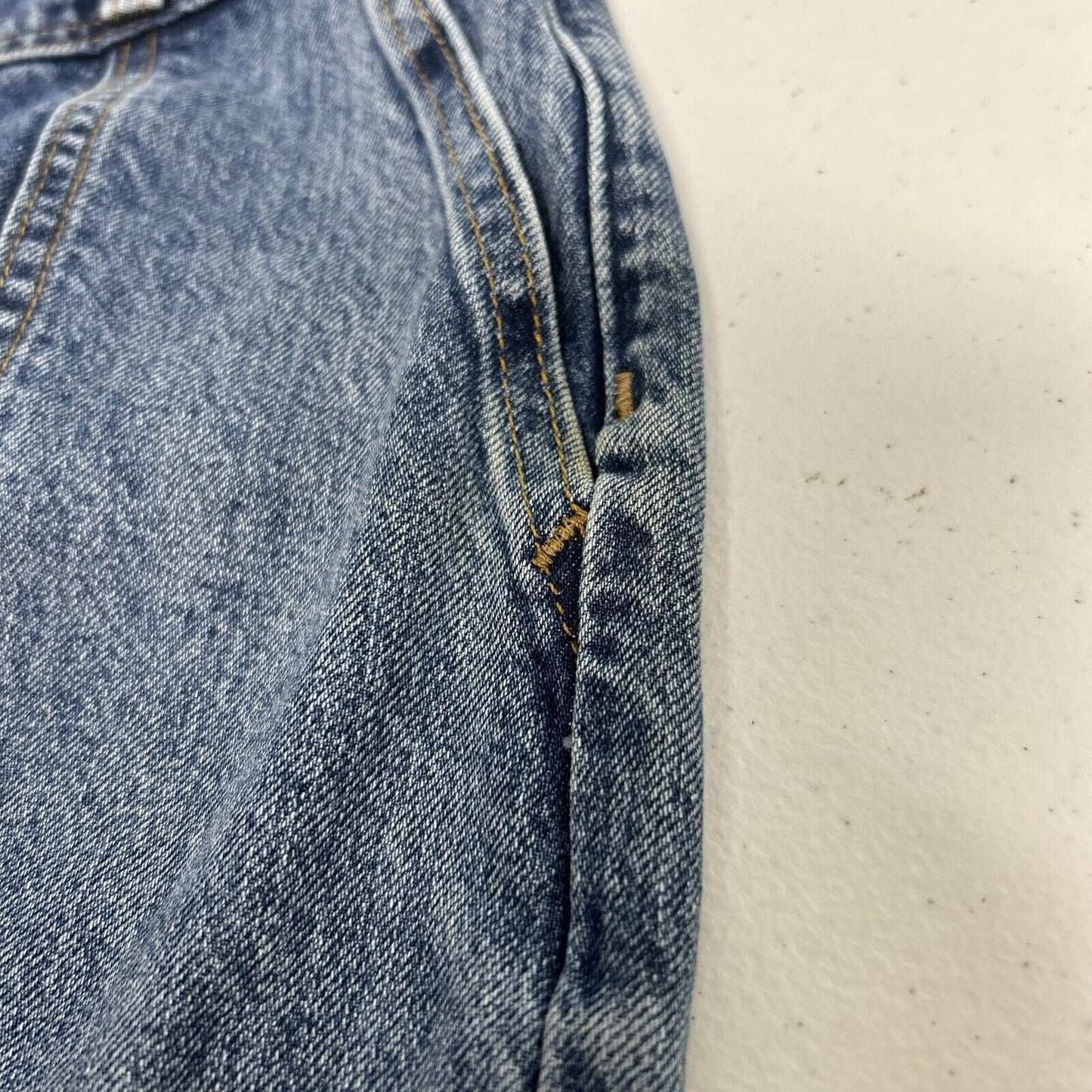 Abercrombie & Fitch Medium Wash High Rise Women’s A&F Mom Jeans 24 (24 x 28.5)