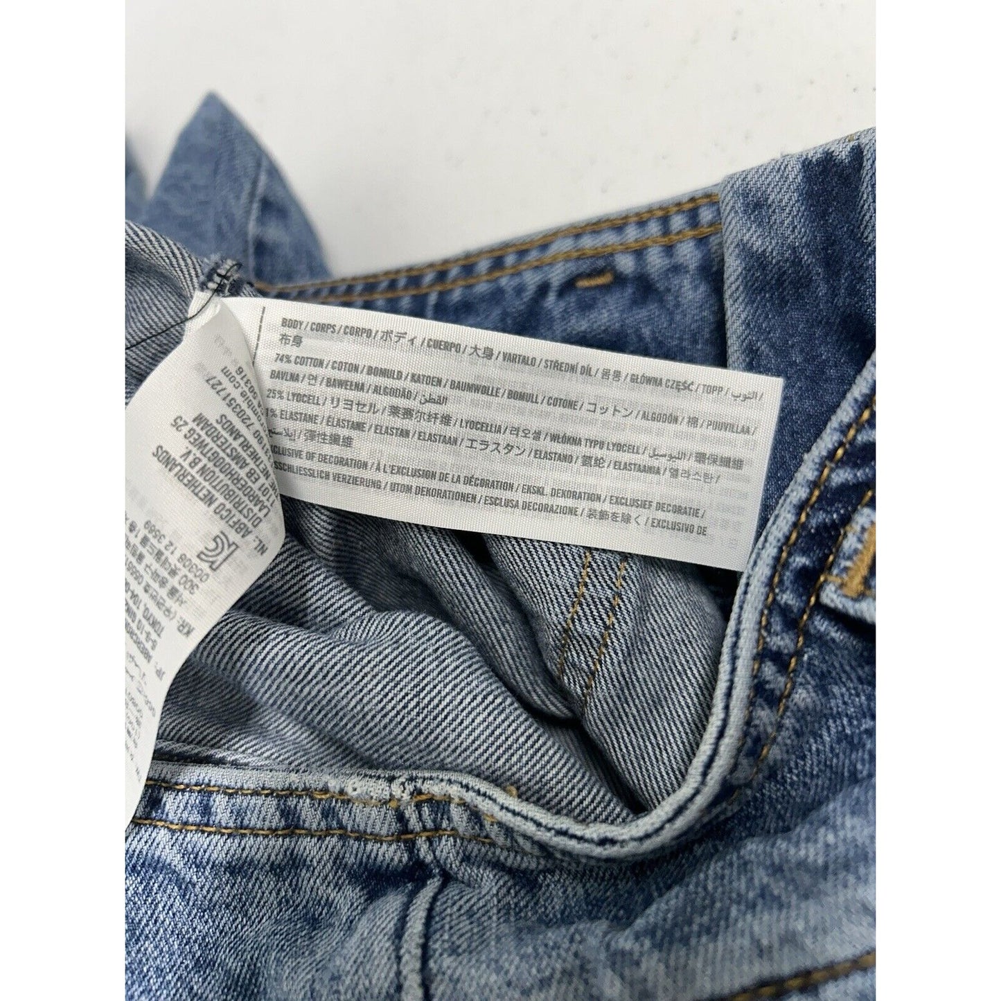 Abercrombie & Fitch Medium Wash High Rise Women’s A&F Mom Jeans 24 (24 x 28.5)