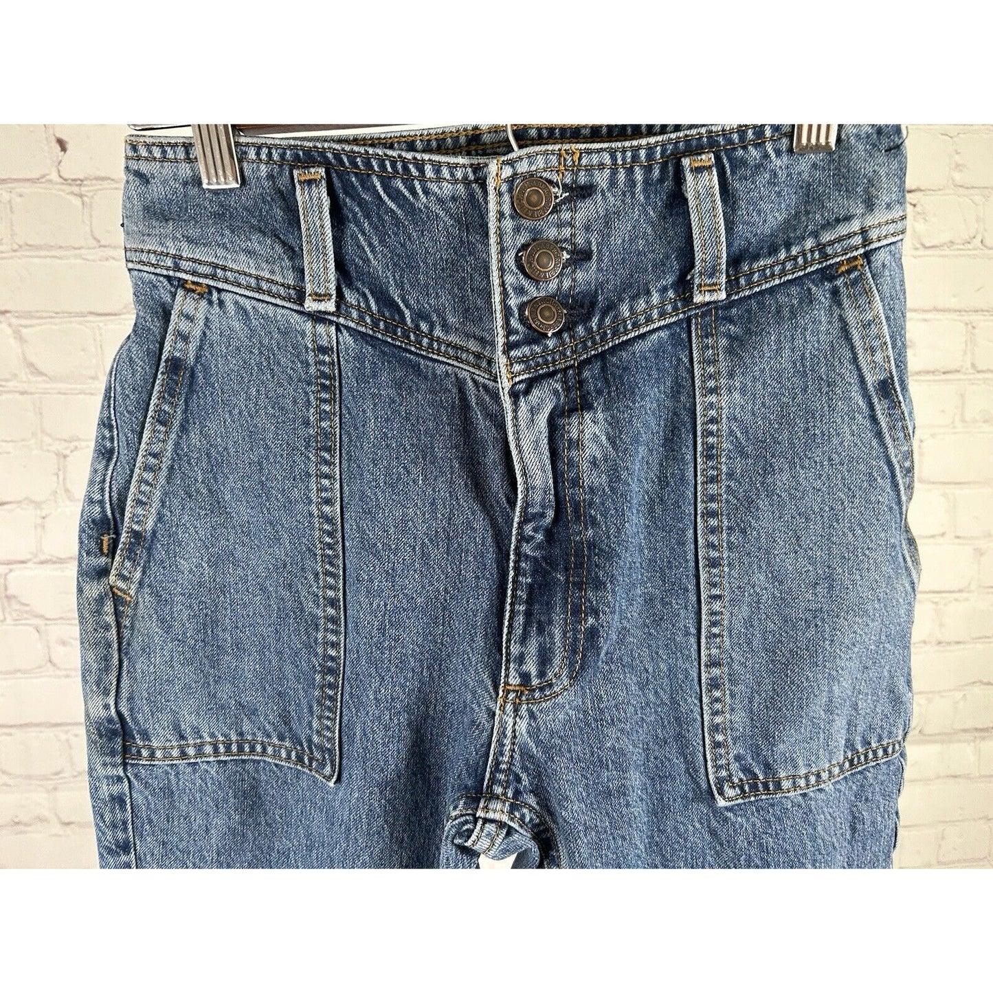 Abercrombie & Fitch Medium Wash High Rise Women’s A&F Mom Jeans 24 (24 x 28.5)