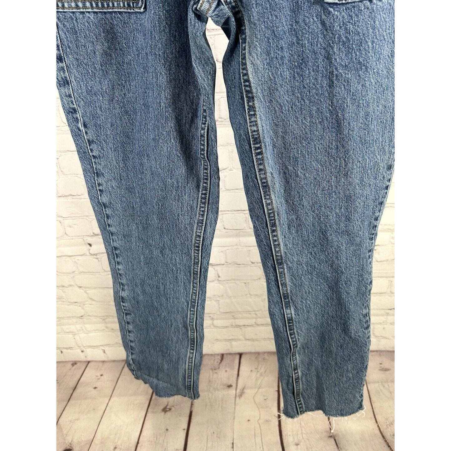 Abercrombie & Fitch Medium Wash High Rise Women’s A&F Mom Jeans 24 (24 x 28.5)