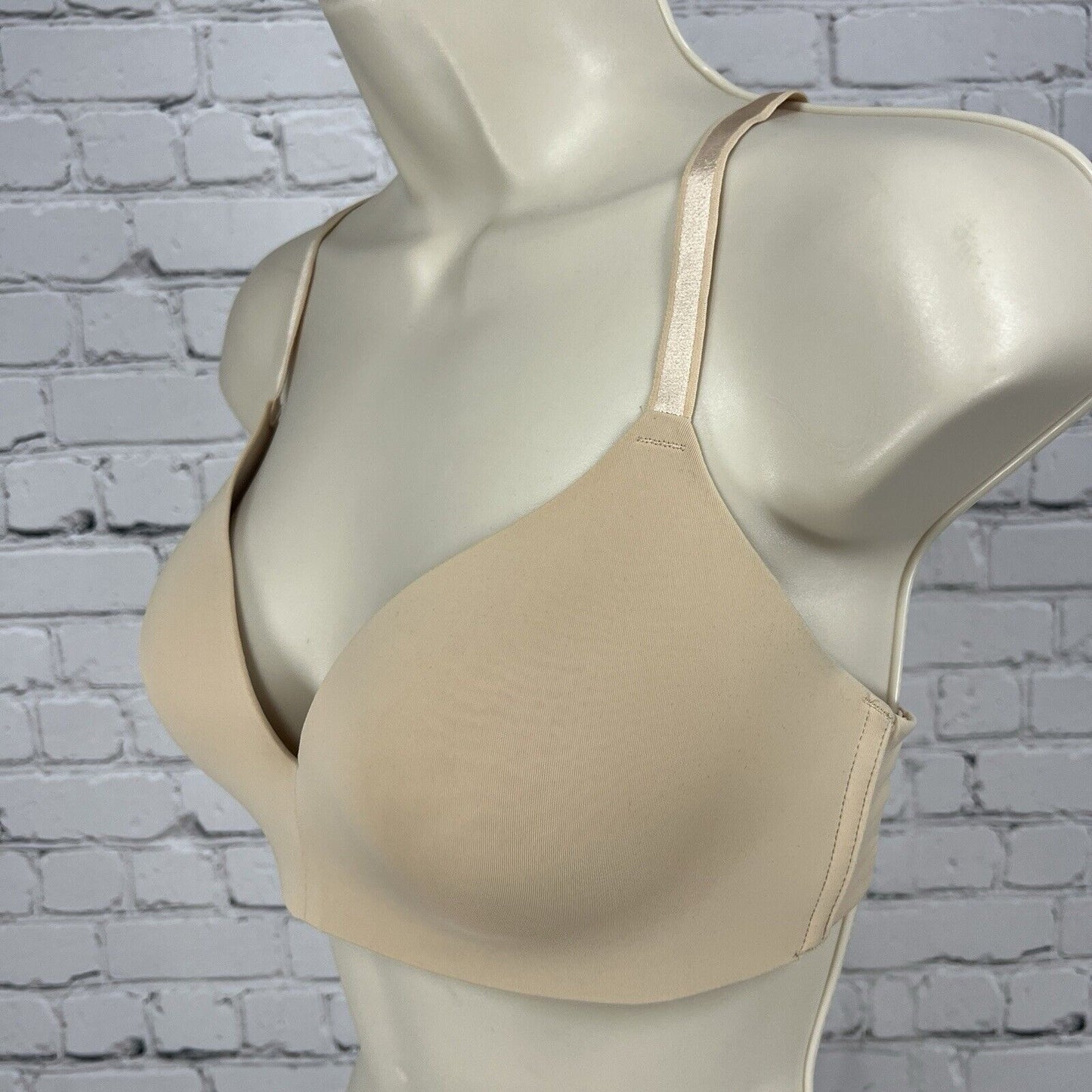 Auden The Bliss Beige Nude Bra Lightly Lined Wirefree Seamless Convertible 34D