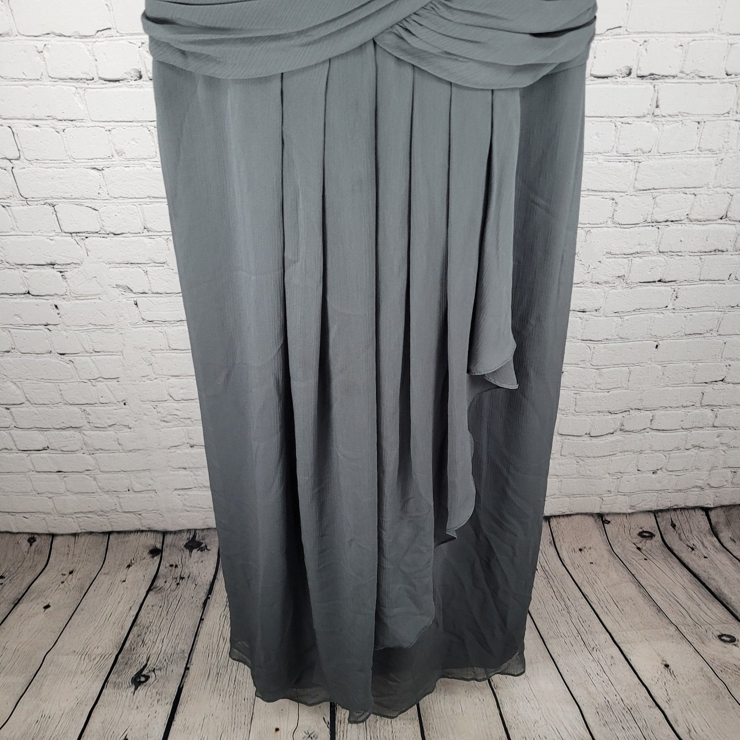 David's Bridal Graphite Grey Chiffon Pleated Back Tie Bridesmaid Dress Size 16