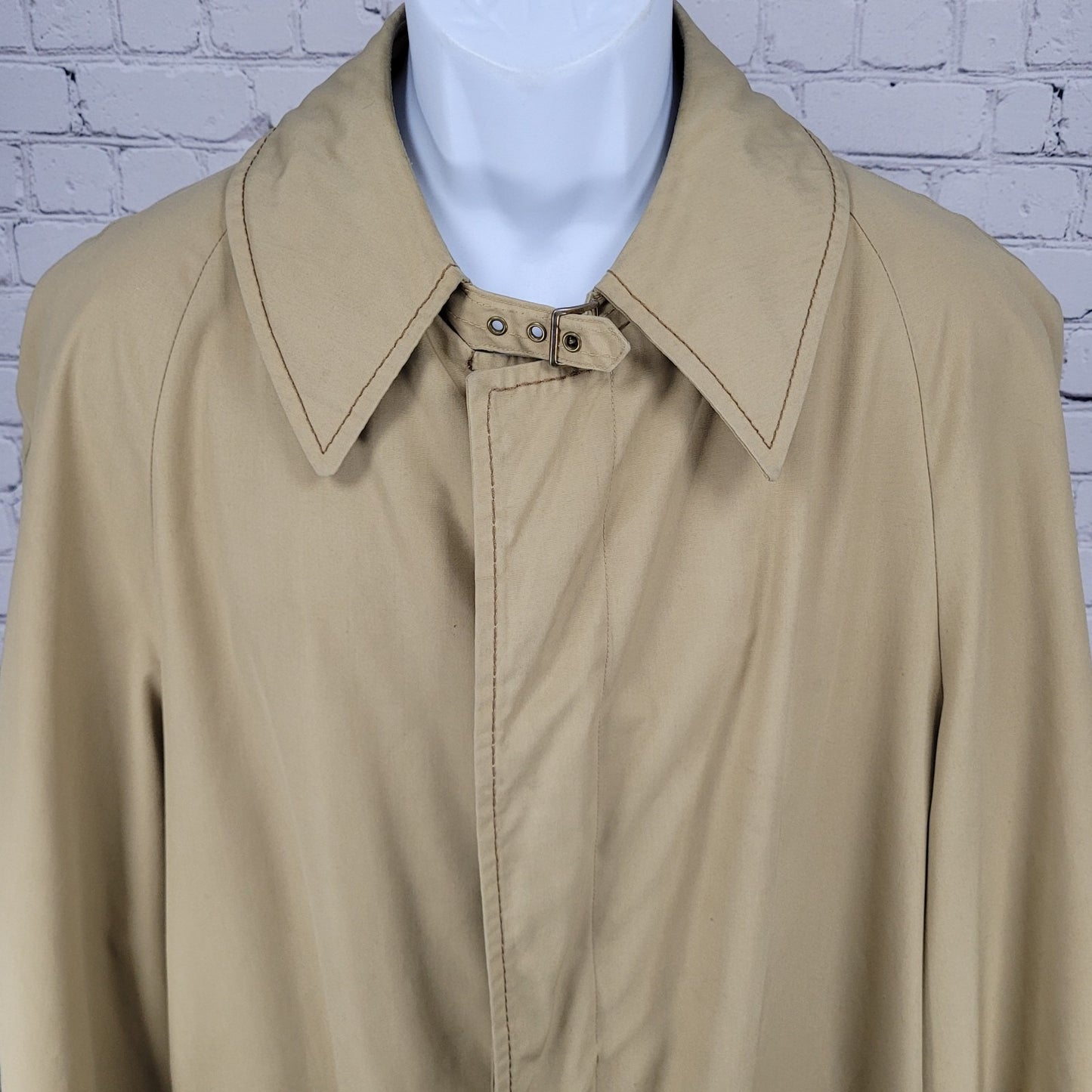 Winners Circle By Rainfair Tan Buttoned Lined Lightweight Trench Coat Size 42R
