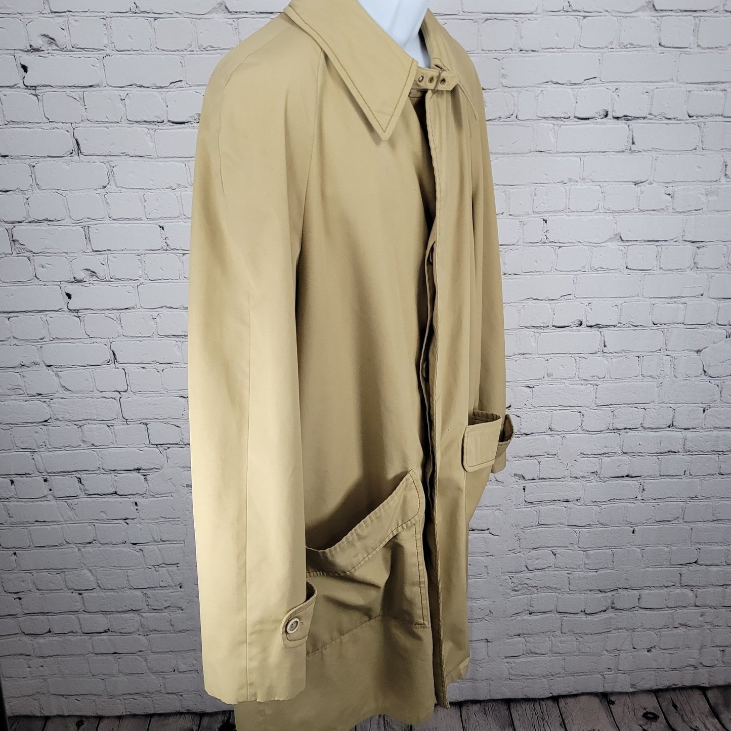 Winners Circle By Rainfair Tan Buttoned Lined Lightweight Trench Coat Size 42R