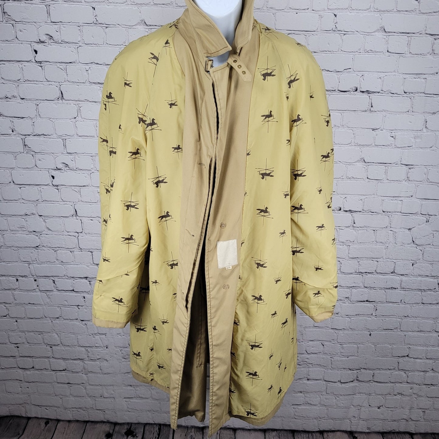 Winners Circle By Rainfair Tan Buttoned Lined Lightweight Trench Coat Size 42R