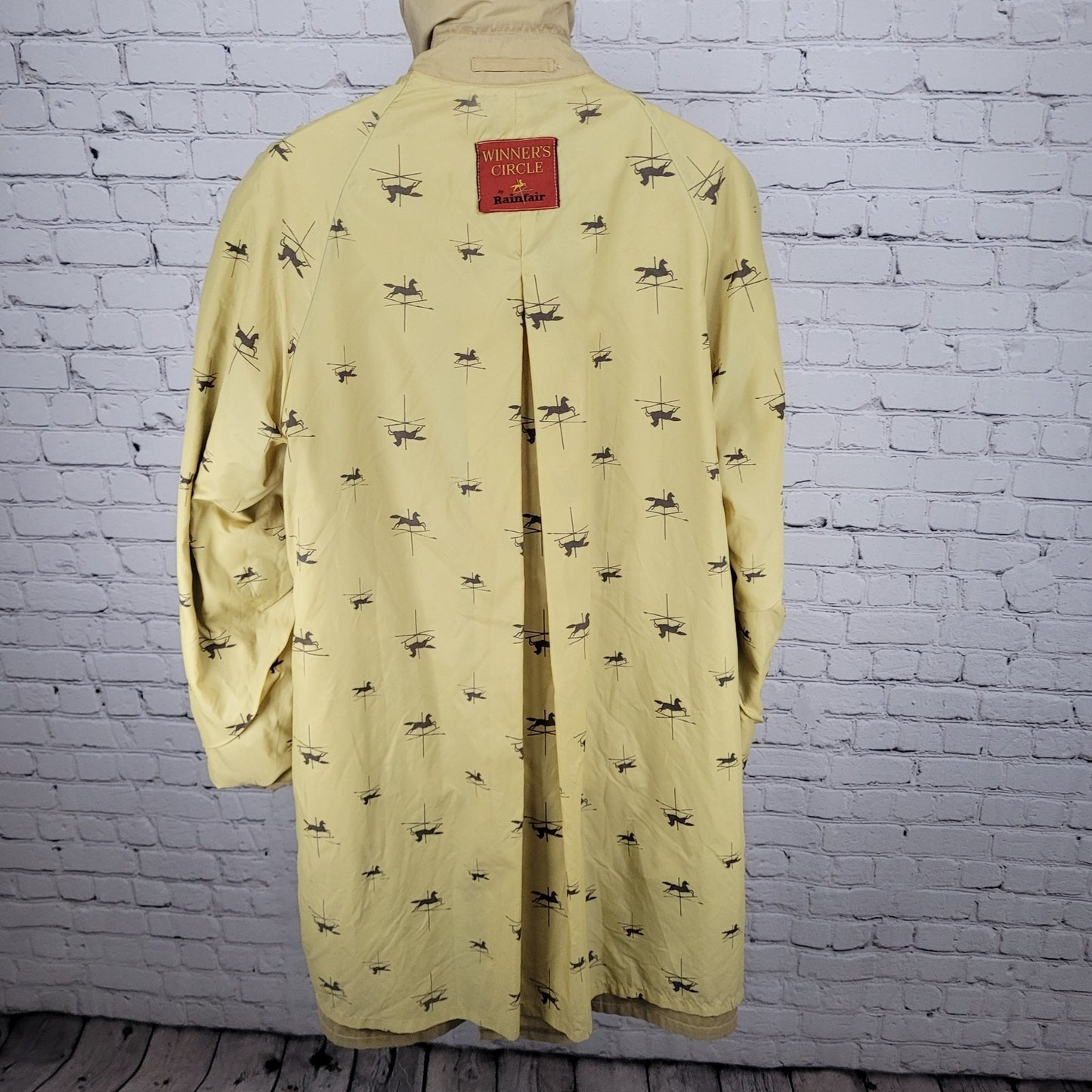 Winners Circle By Rainfair Tan Buttoned Lined Lightweight Trench Coat Size 42R