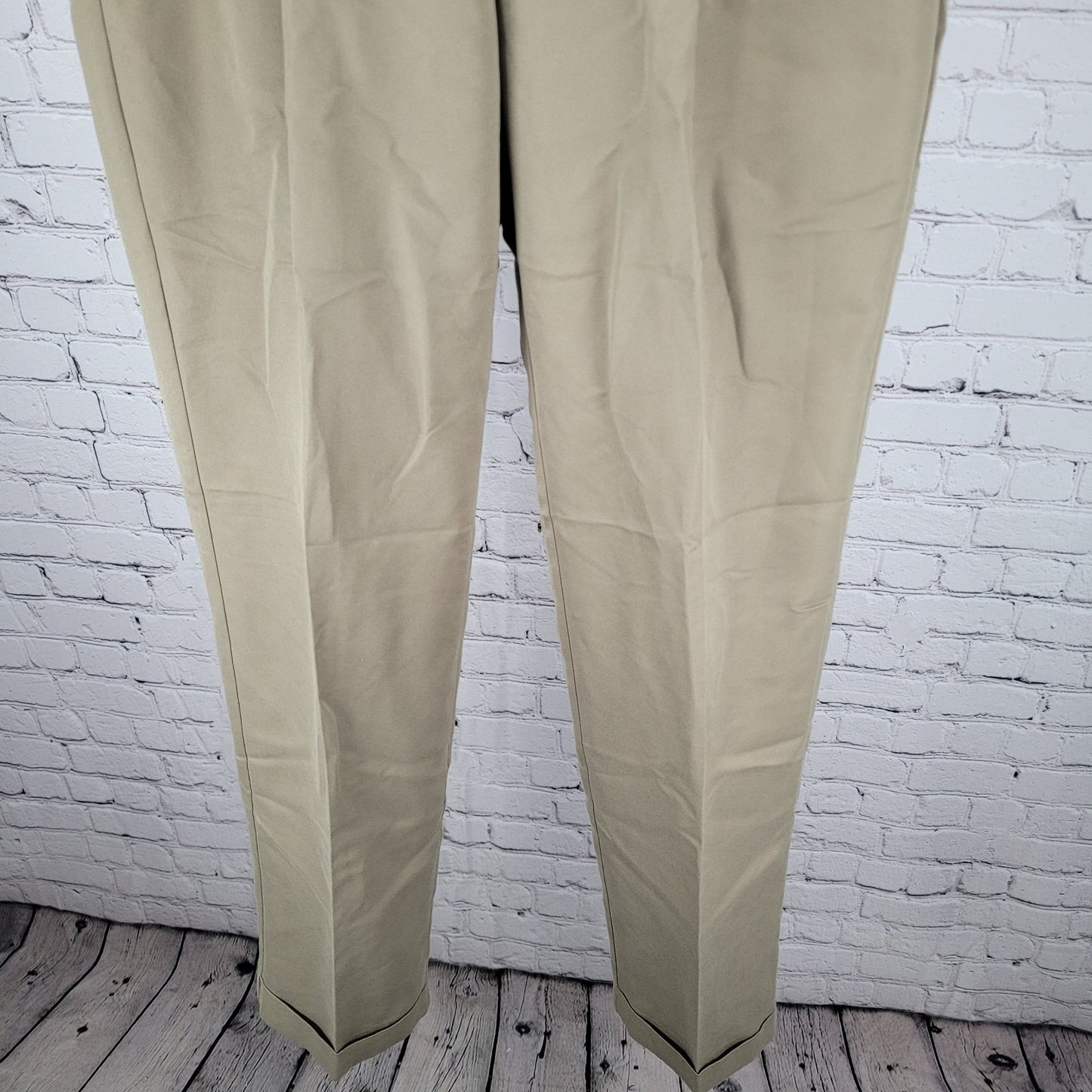 Savane Green Khaki Pleated Cuffed Tapered Dress Pants Size 32x32 (32x32)