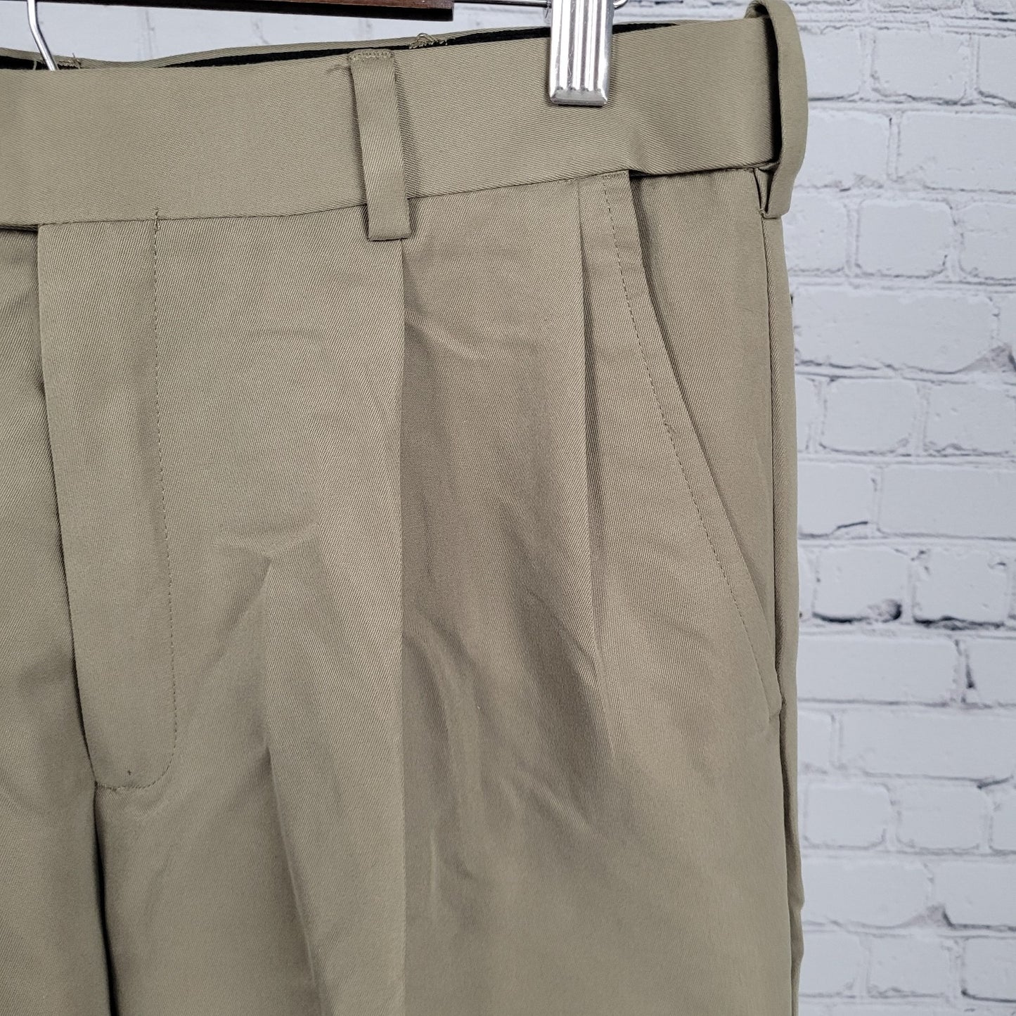 Savane Green Khaki Pleated Cuffed Tapered Dress Pants Size 32x32 (32x32)