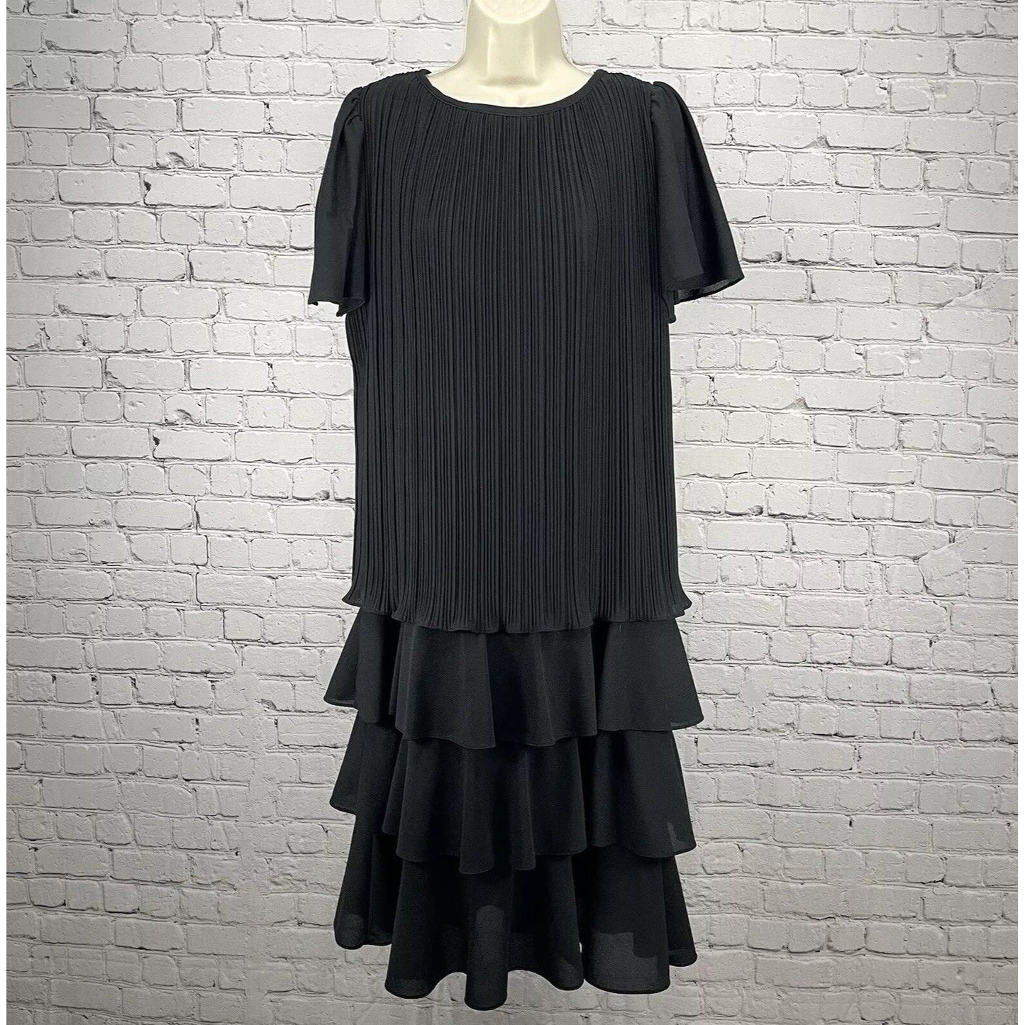 VTG Good Times Black Shift Dress Flutter Sleeve Flowy Stretch USA Made Size 9/10