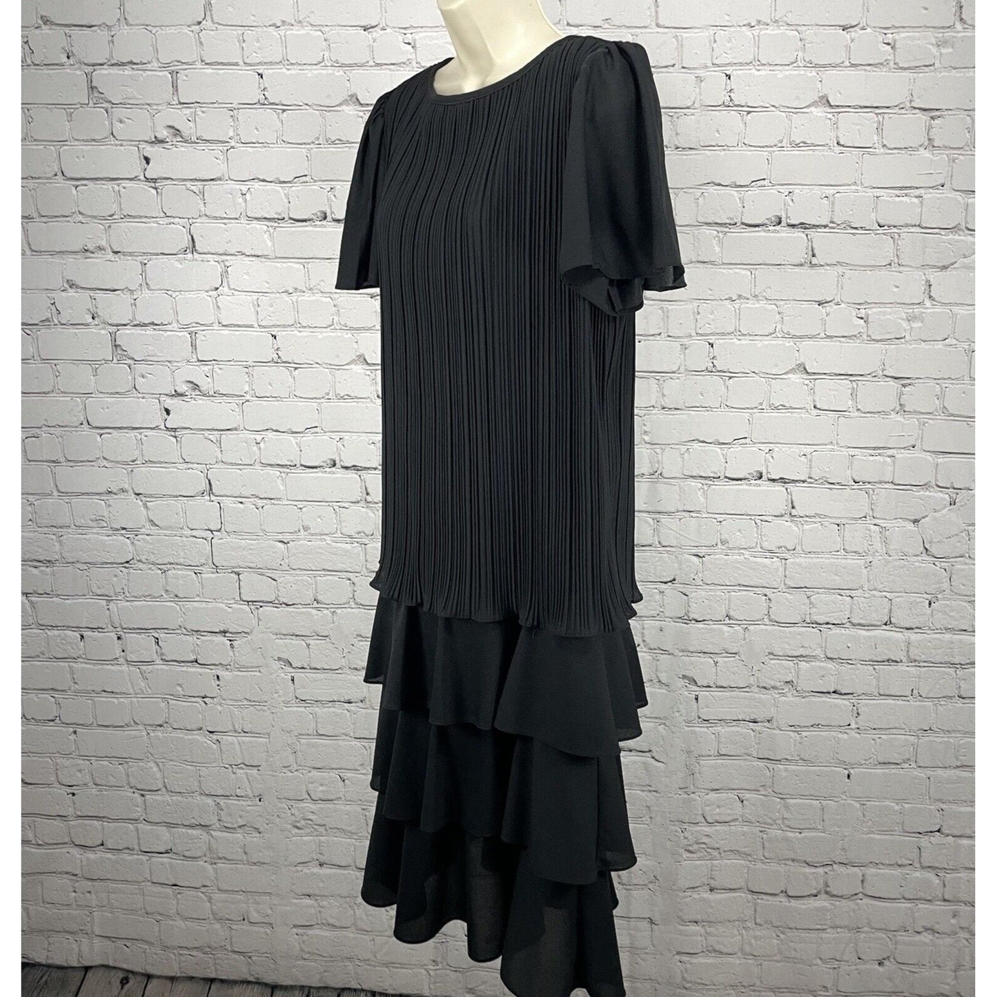 VTG Good Times Black Shift Dress Flutter Sleeve Flowy Stretch USA Made Size 9/10