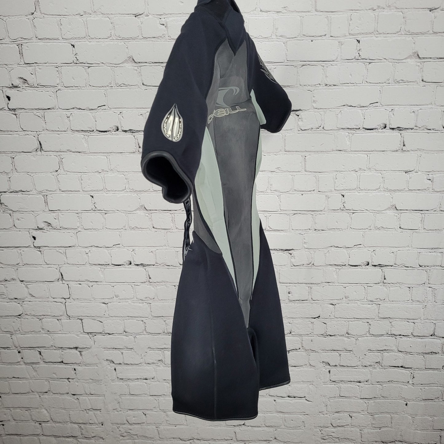 O'Neill Black & Grey Elite 2/1 MM Zipped Shorty Dive Wetsuit Youth Kids Size 8