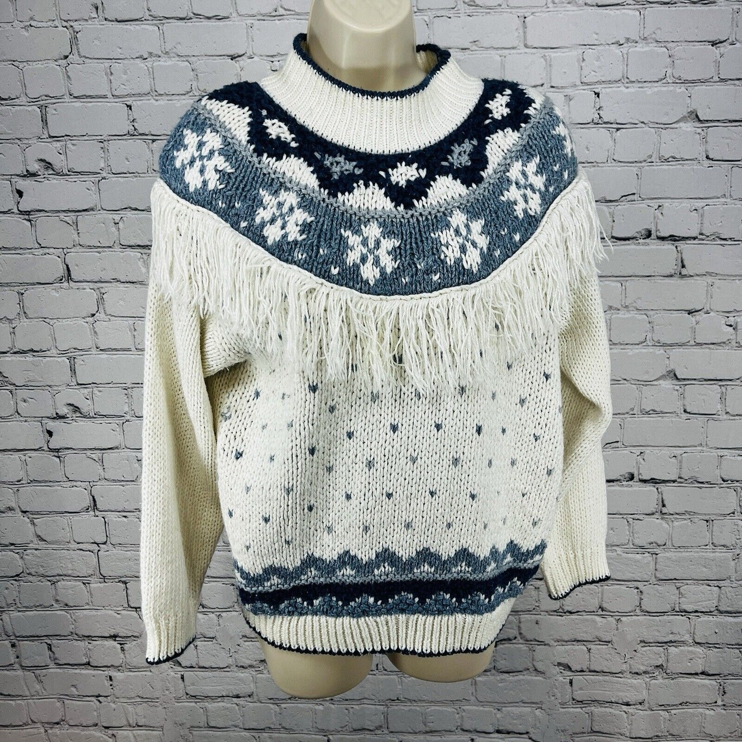 VTG Huntington Ridge White Blue Sweater Snowflake Fringe Hand Knit Women’s M