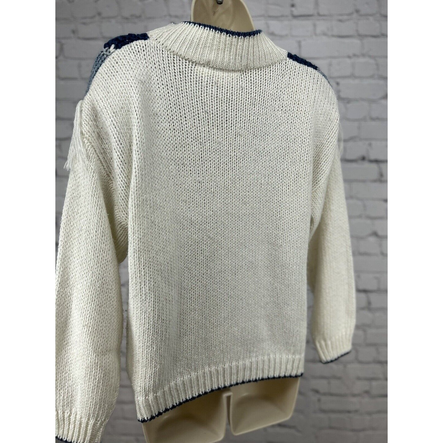 VTG Huntington Ridge White Blue Sweater Snowflake Fringe Hand Knit Women’s M