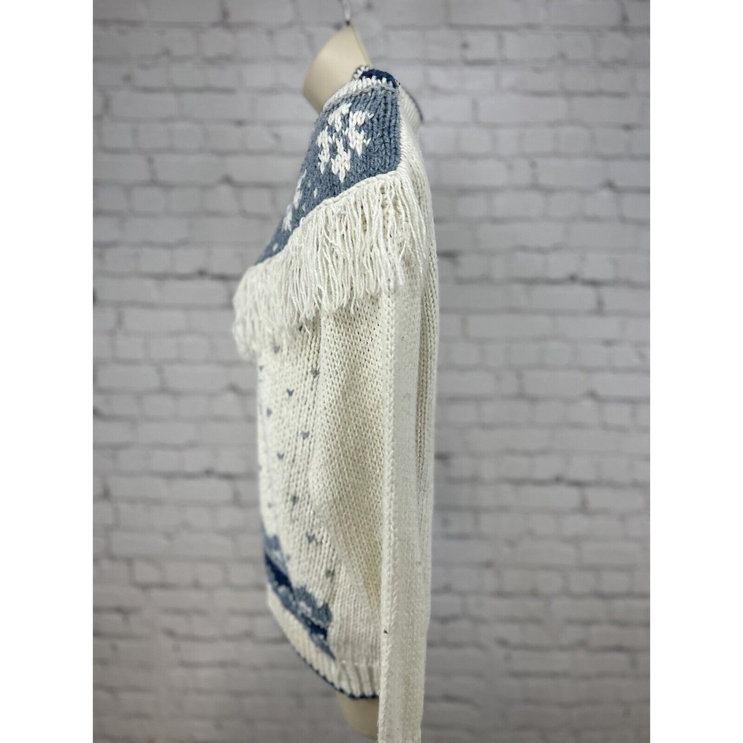 VTG Huntington Ridge White Blue Sweater Snowflake Fringe Hand Knit Women’s M