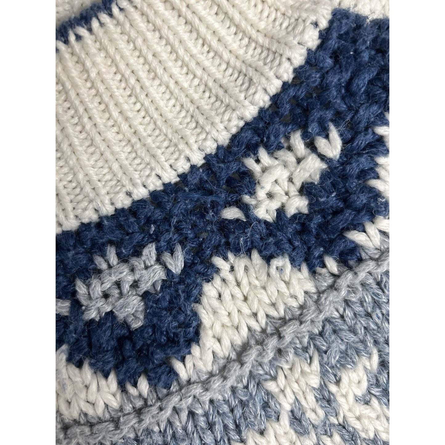 VTG Huntington Ridge White Blue Sweater Snowflake Fringe Hand Knit Women’s M