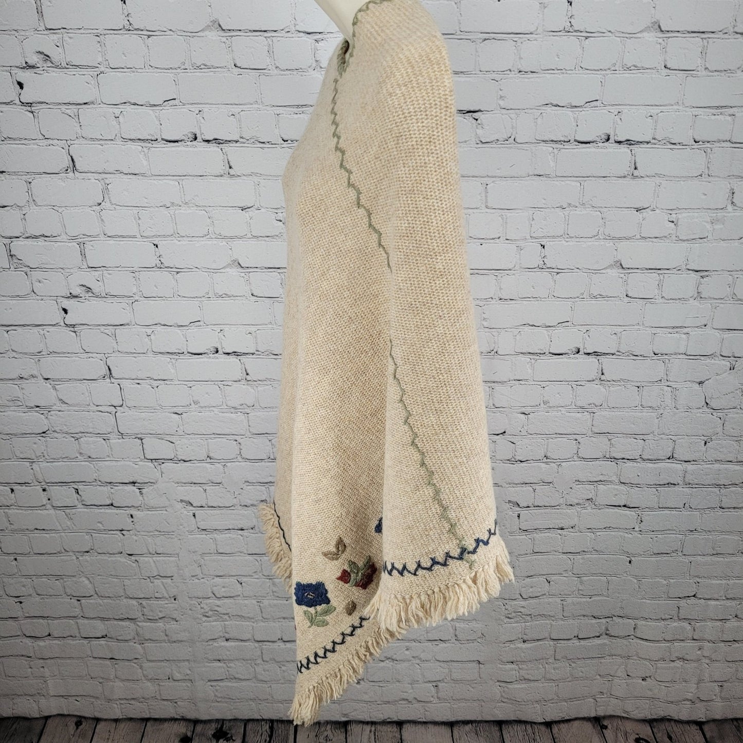 VTG Christopher & Banks Shetland Wool Knit Hand Embroidered Poncho Sweater O/S