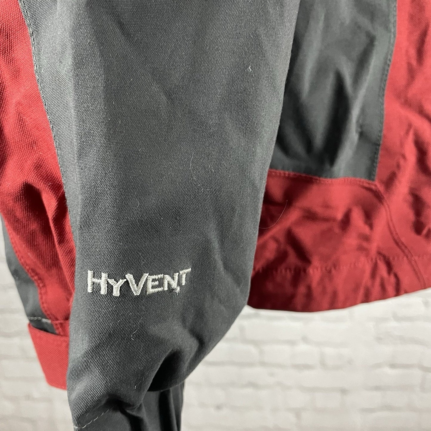 The North Face Red & Grey HyVent Zipped Pockets Lined Jacket Size Medium M