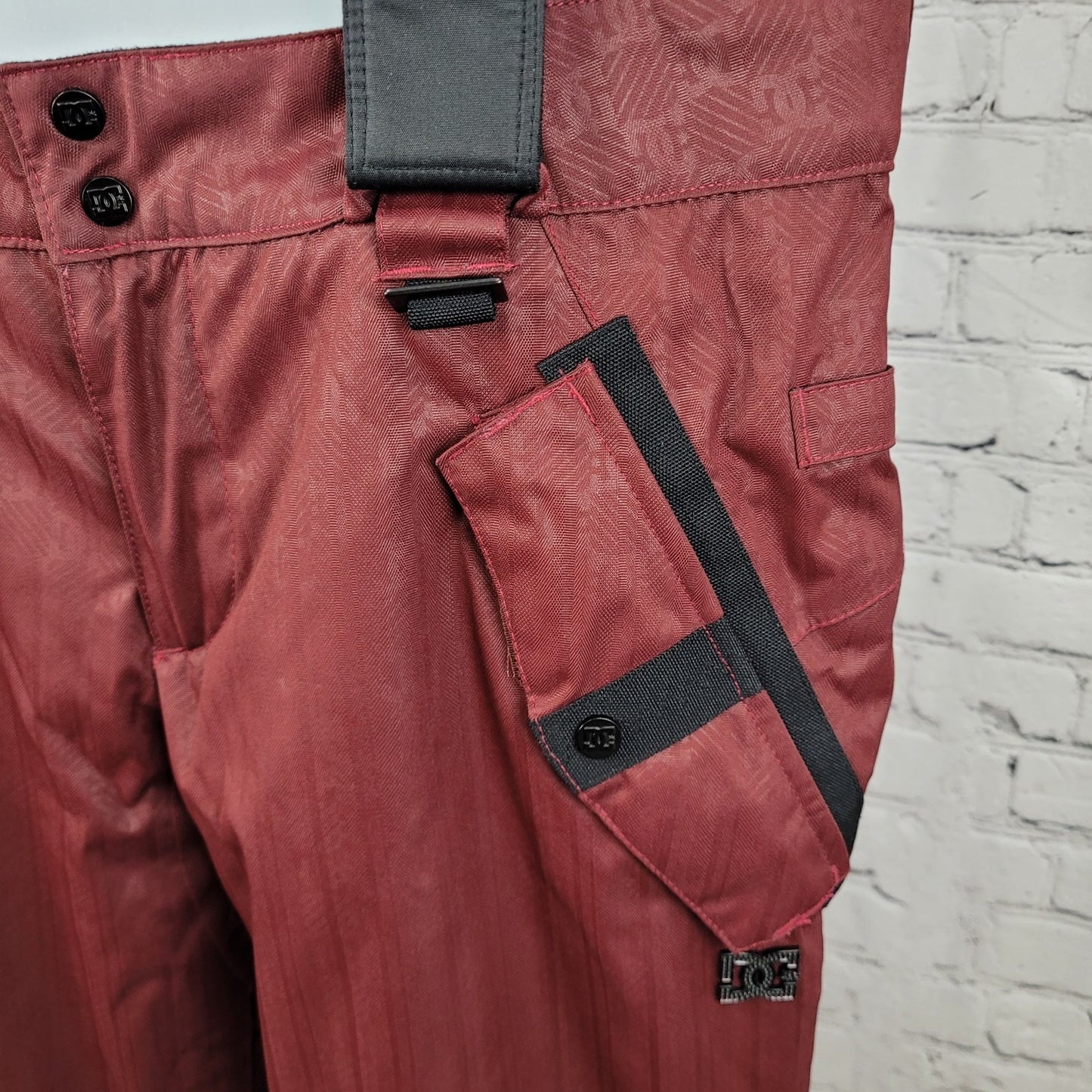 DC Exotex 8000 Red Weather Protective Snowboard Pants Snow Bib Medium M (34x33)