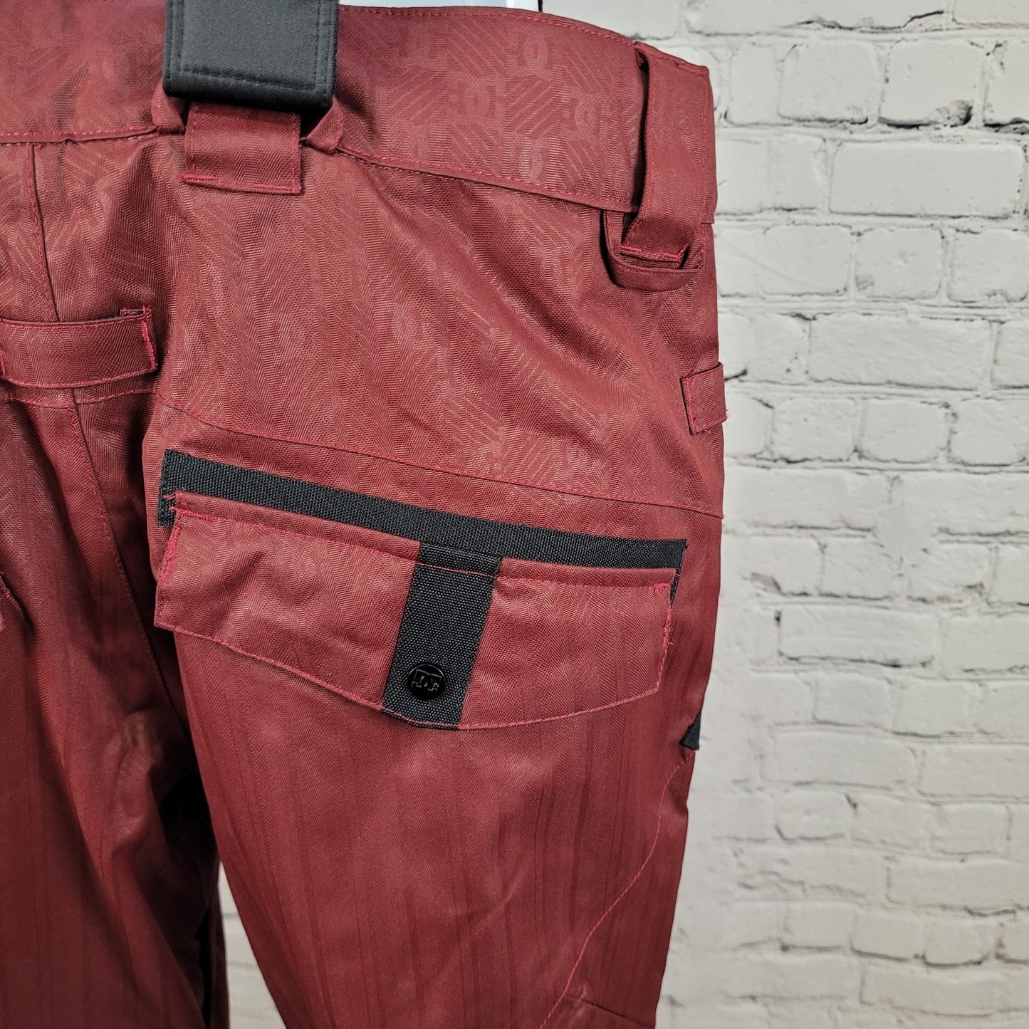 DC Exotex 8000 Red Weather Protective Snowboard Pants Snow Bib Medium M (34x33)