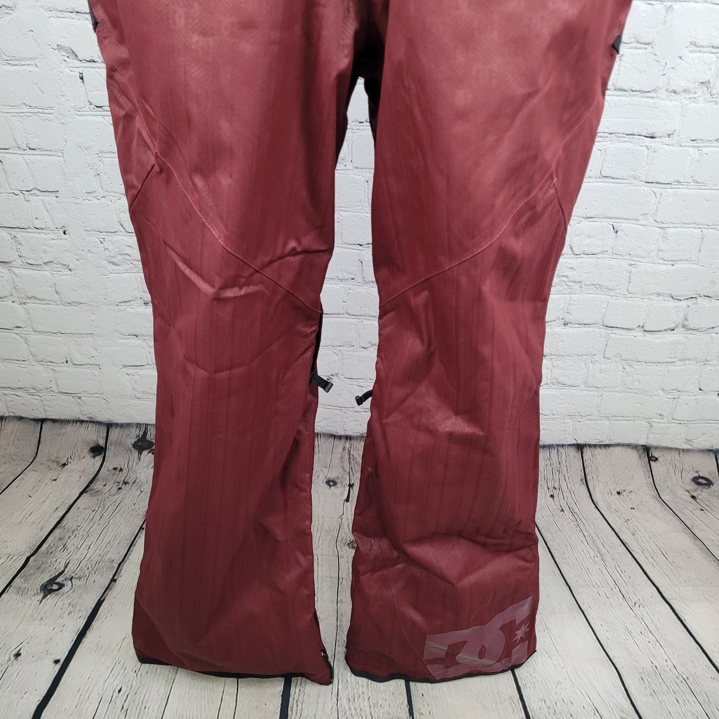 DC Exotex 8000 Red Weather Protective Snowboard Pants Snow Bib Medium M (34x33)