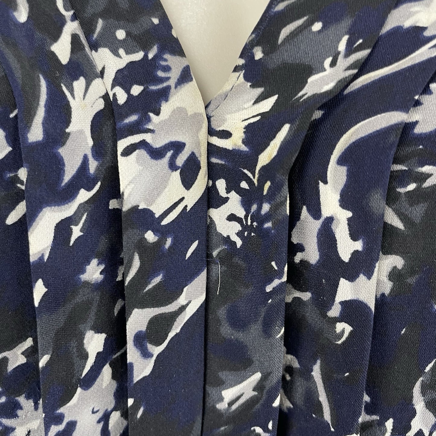 Joie Blue 100% Silk Chiffon Printed Pleated 3/4 Sleeve Blouse Top Medium *defect