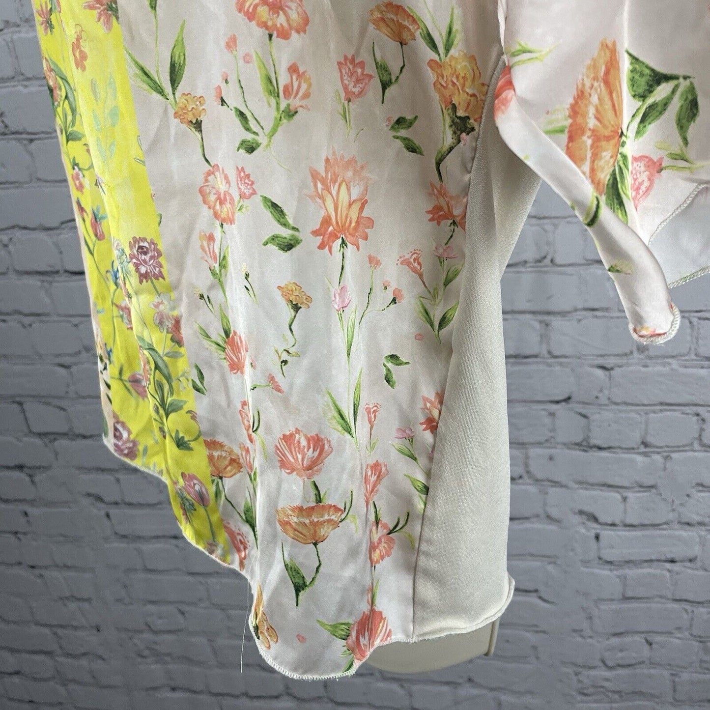 Zara Floral Cream Blouse Shirt Flowy Flutter Short Sleeve Top Size Small S