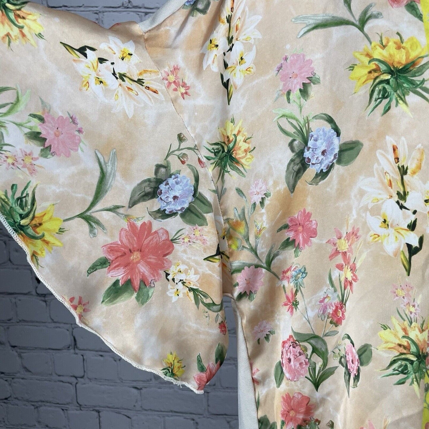 Zara Floral Cream Blouse Shirt Flowy Flutter Short Sleeve Top Size Small S