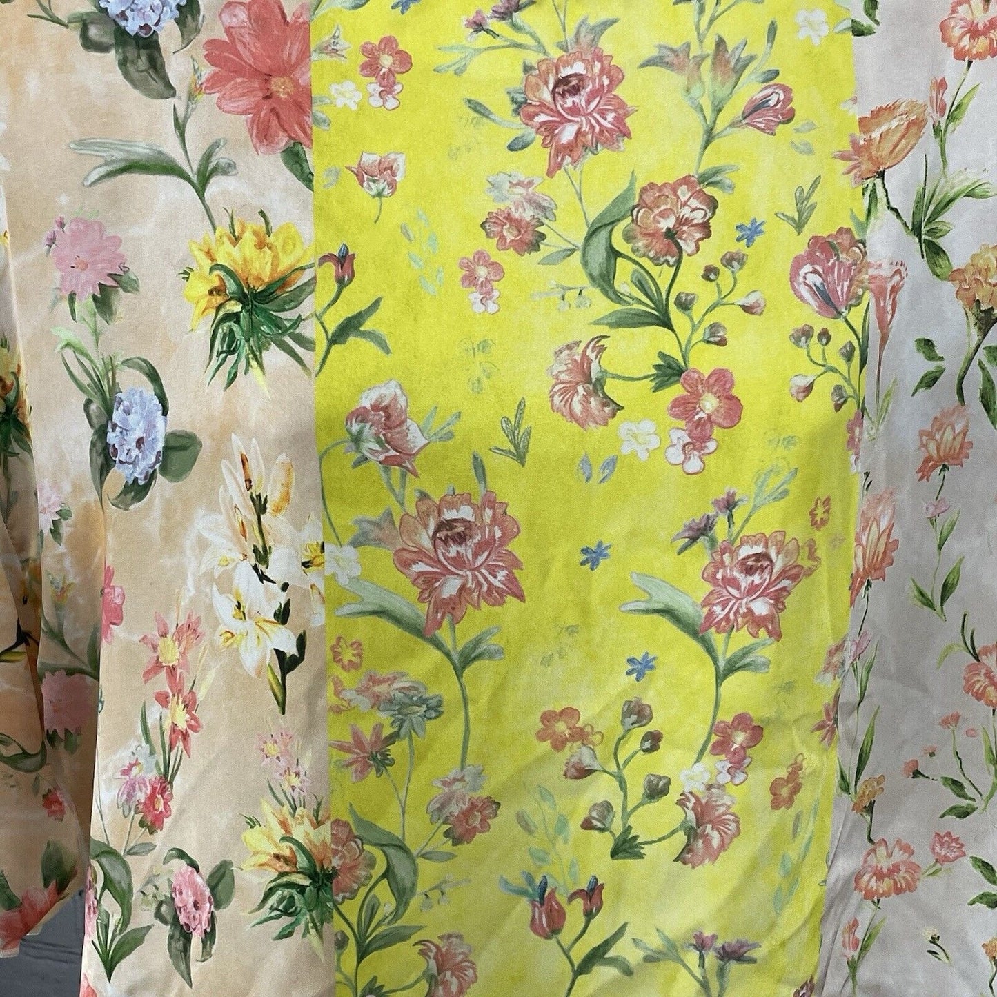 Zara Floral Cream Blouse Shirt Flowy Flutter Short Sleeve Top Size Small S