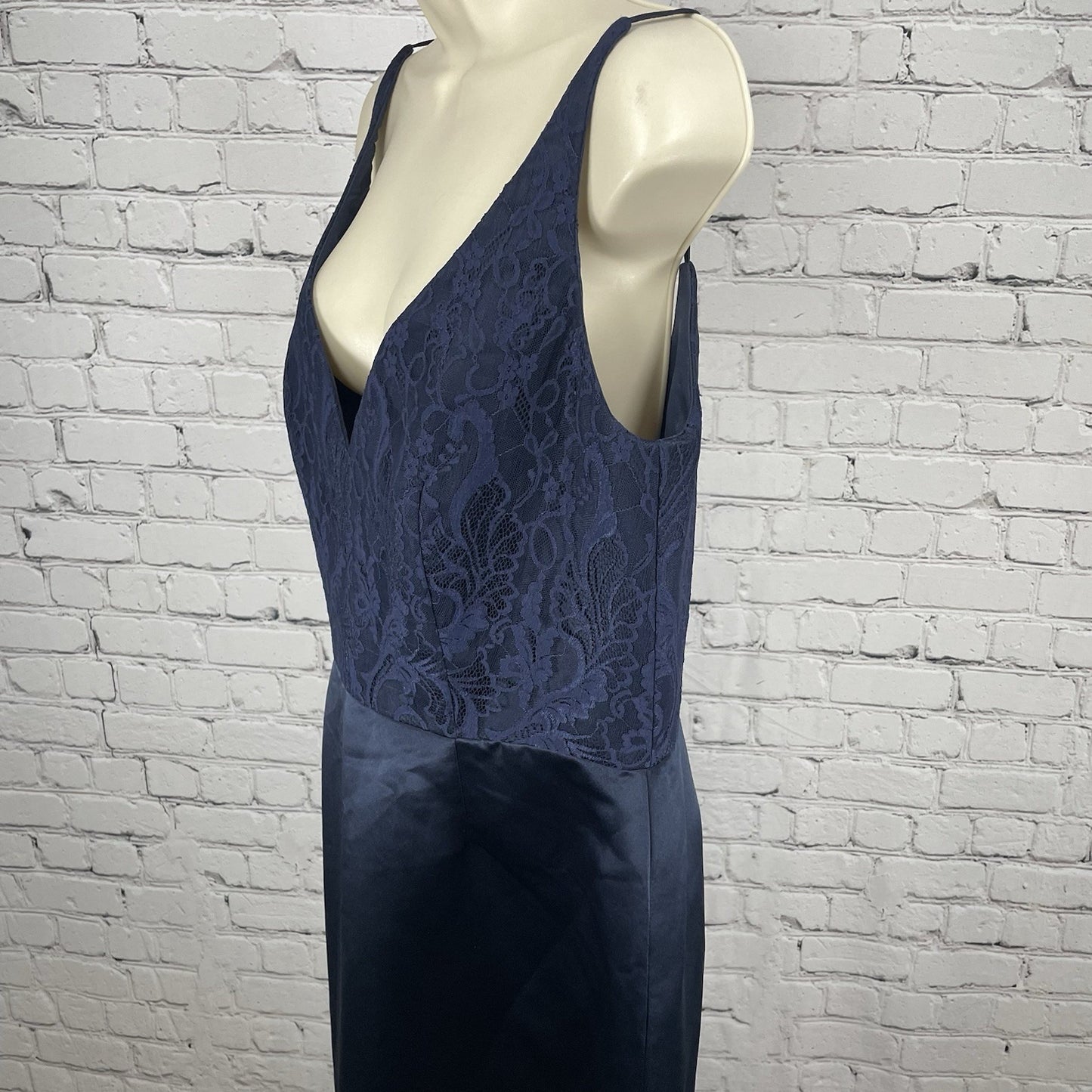 Hayley Paige Occasions Blue Satin Lace Sleeveless Maxi Prom Dress Gown Size 14
