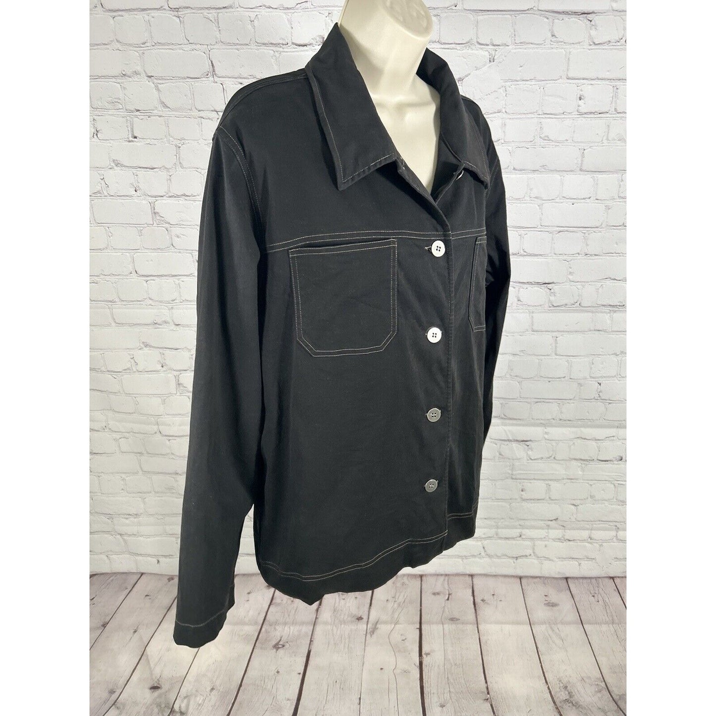 VTG Chicos Black Lightweight Button Up Chest Pockets Collared Jacket Women’s L