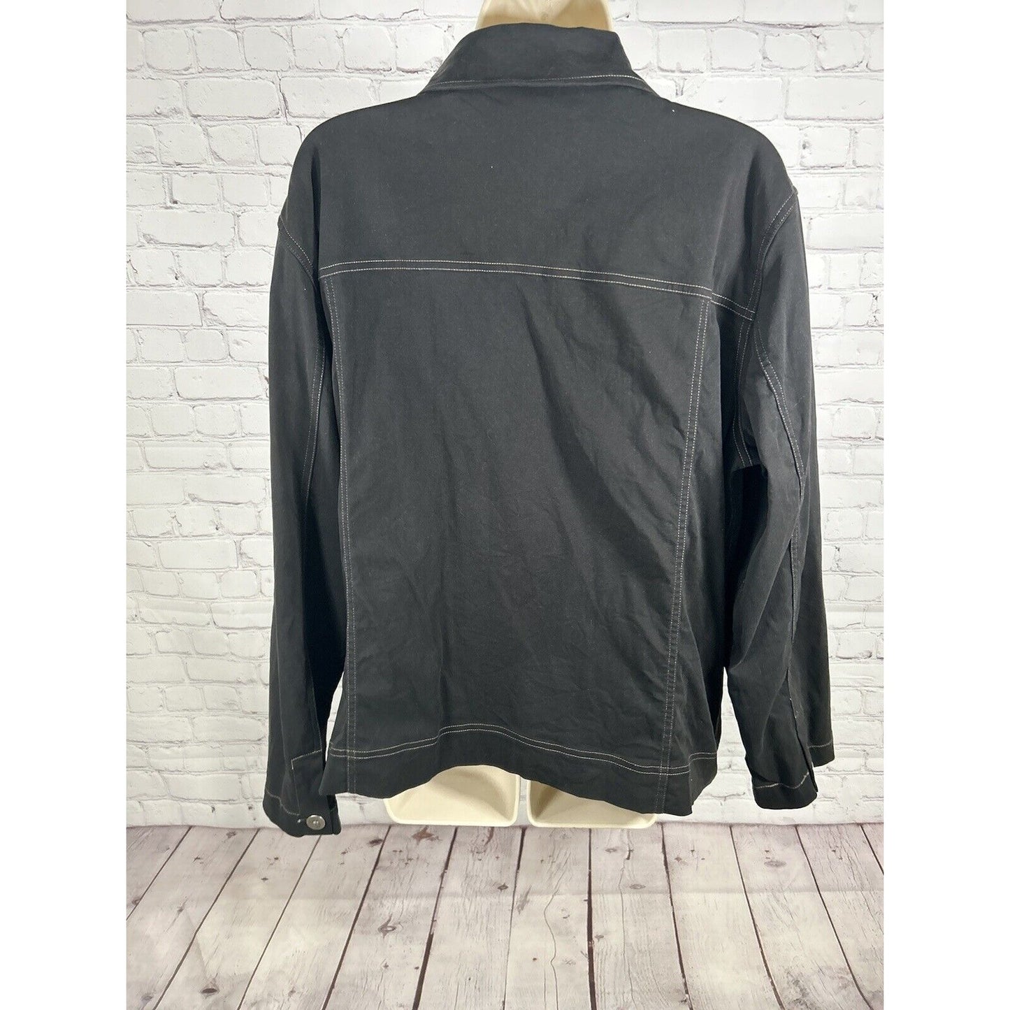 VTG Chicos Black Lightweight Button Up Chest Pockets Collared Jacket Women’s L
