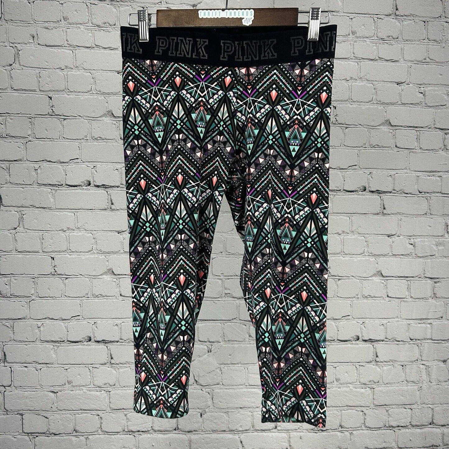 Victoria’s Secret Pink Ultimate Multicolor Abstract Capri Legging Size S (26X17)