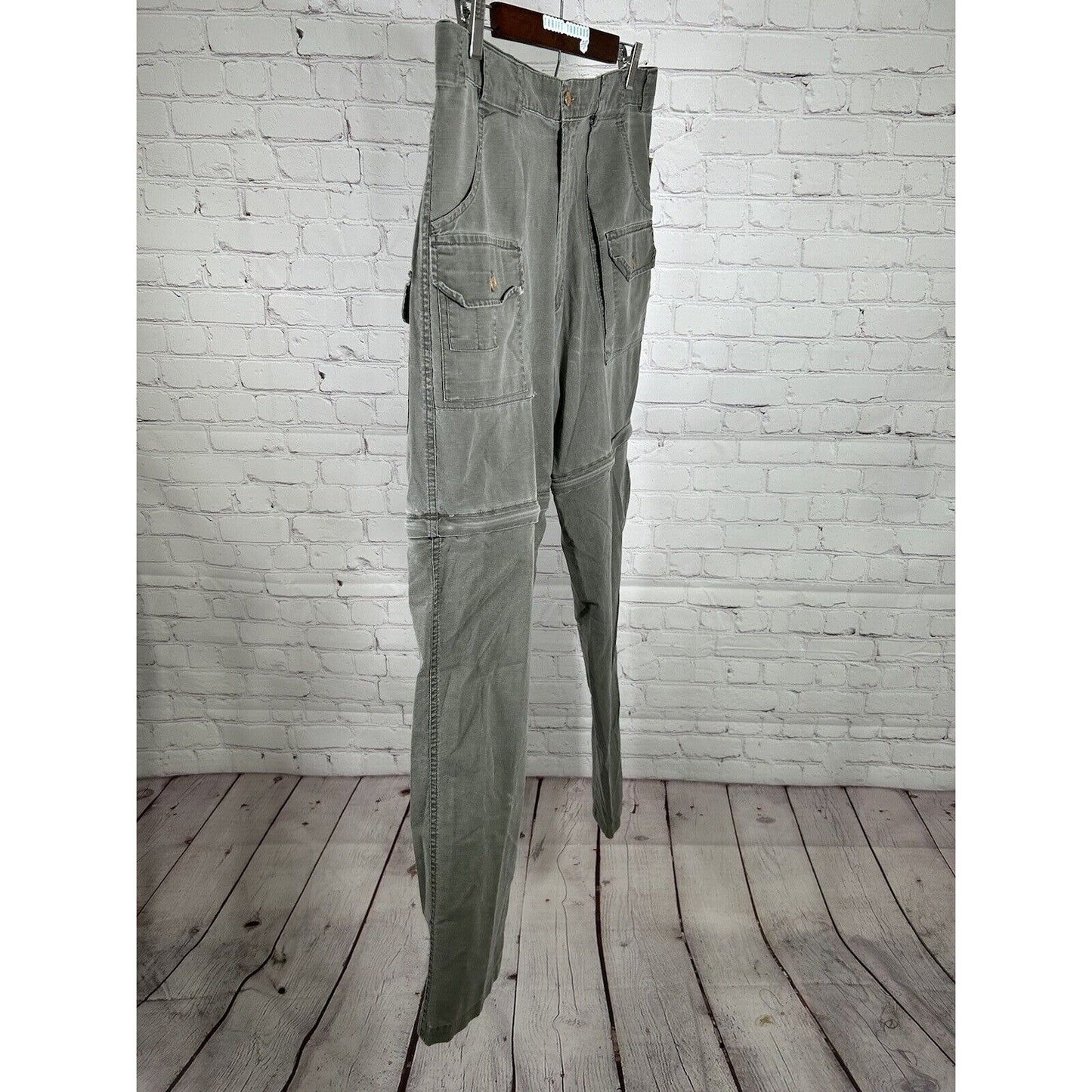 TAG Safari Travel Clothing High Rise Zip Off Leg Women’s Cargo Pants (32 x 31)